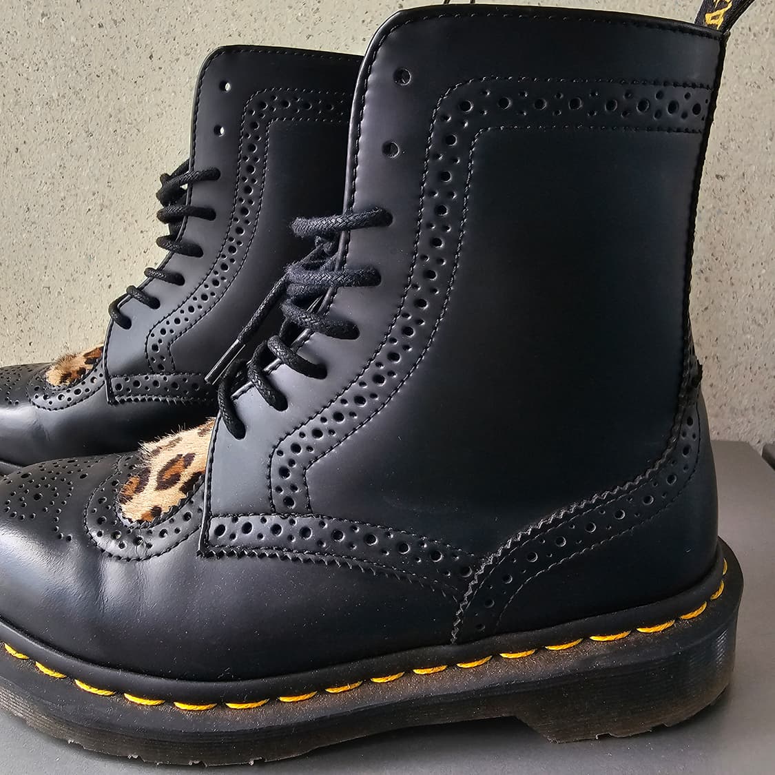 닥터마틴 조이스하트 8홀 워커 AW004 UK4 상품이미지3