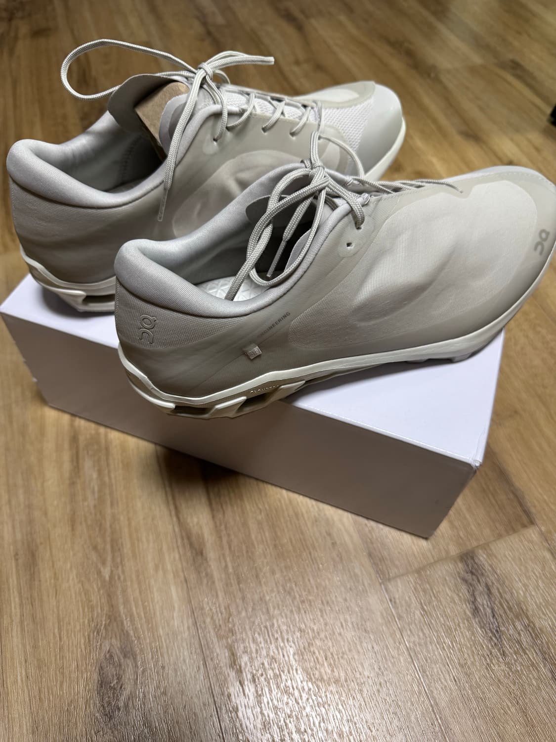 온 러닝 x 포스트 아카이브 팩션 클라우드벤쳐 피크 아이스 문 285 상품이미지3