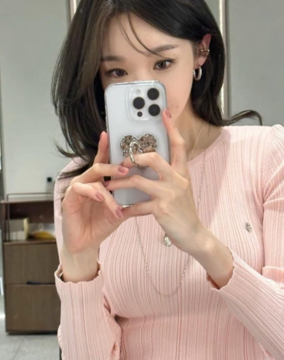 아비에무아 립드 니트 아이보리 상품이미지1