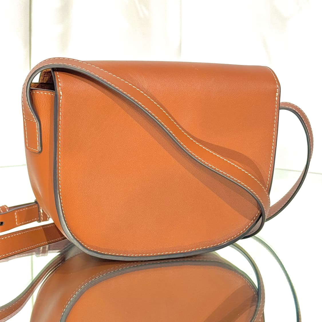 [정품] 셀린느 트리옹프 퀴르 폴코백 레더 브라운 상품이미지5