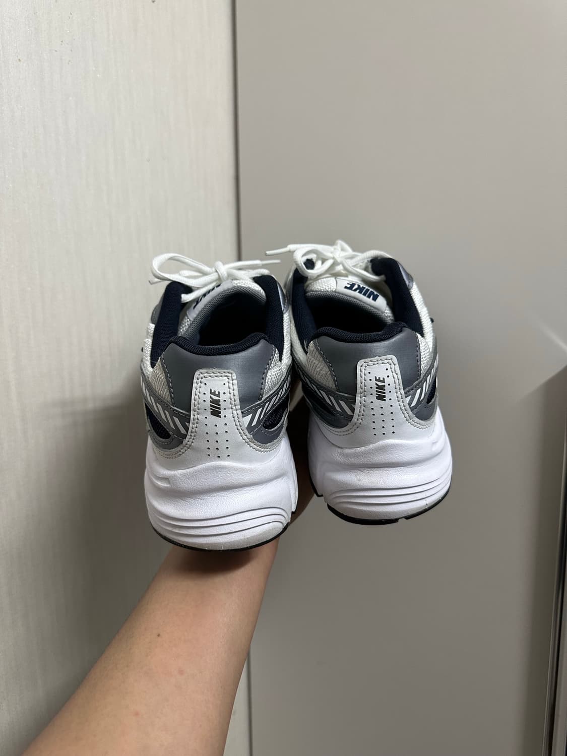 나이키 이니시에이터 운동화 270 상품이미지4