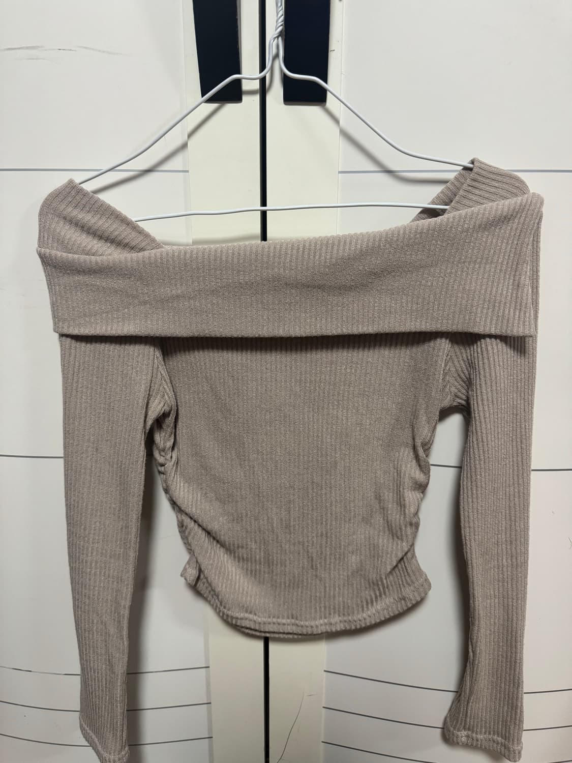 에이블리 니트 오프숄더 상품이미지1