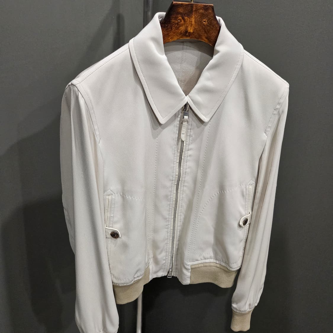 톰포드 가죽 트리밍 실크 새틴 실크 크레이프 리버시블 자켓 상품이미지3