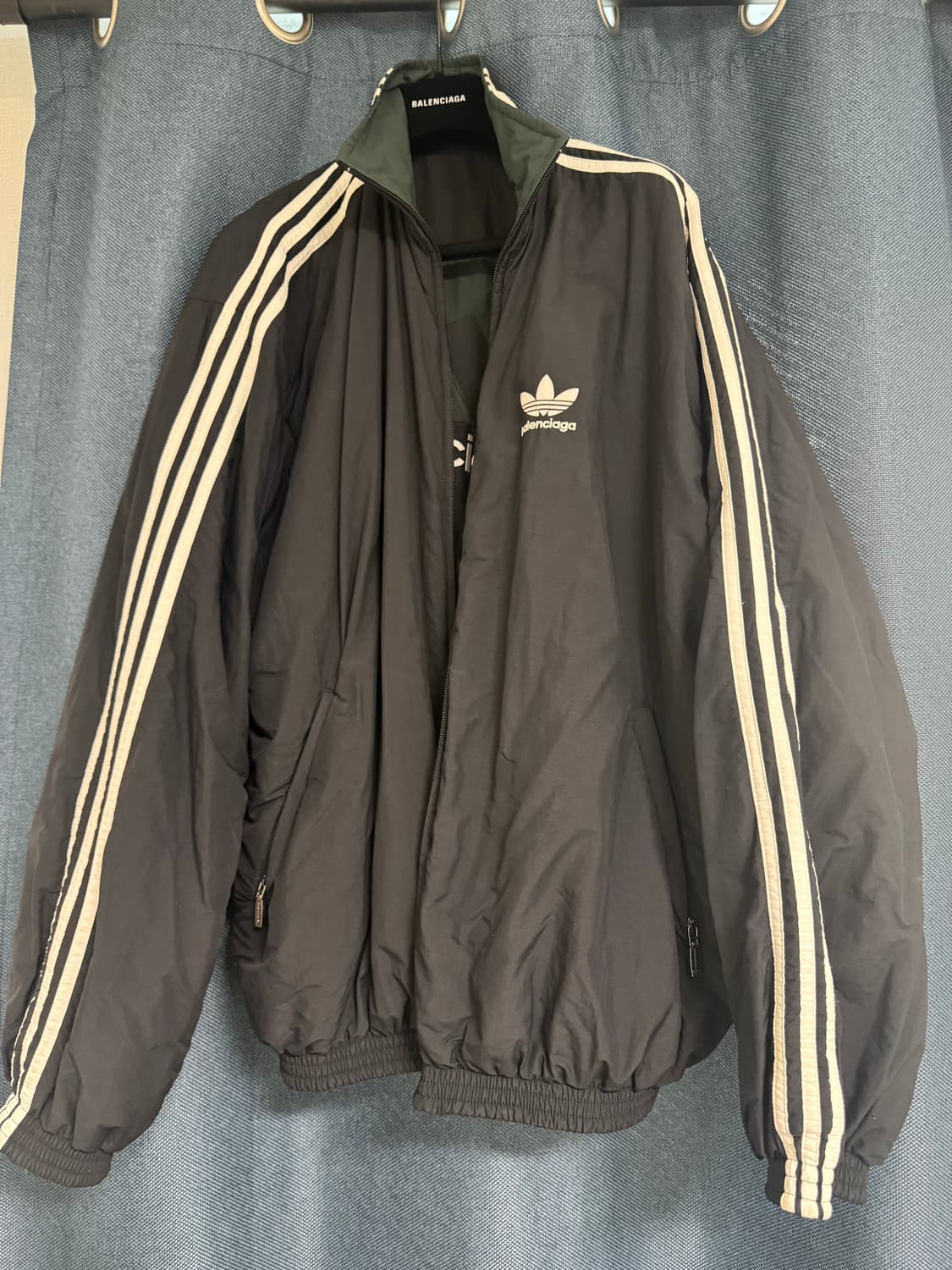 2size) 발렌시아가 x 아디다스 리버시블 패딩 자켓 그린 상품이미지1