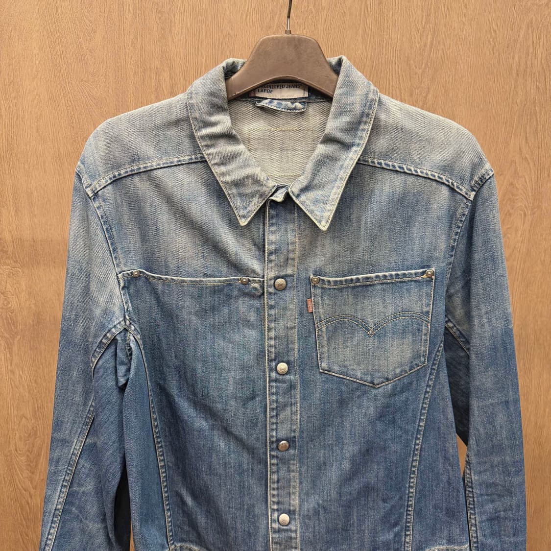 리바이스 엔지니어드 진 데님 자켓 오렌지탭 디테일 레귤러핏 인디고 블루 상품이미지3