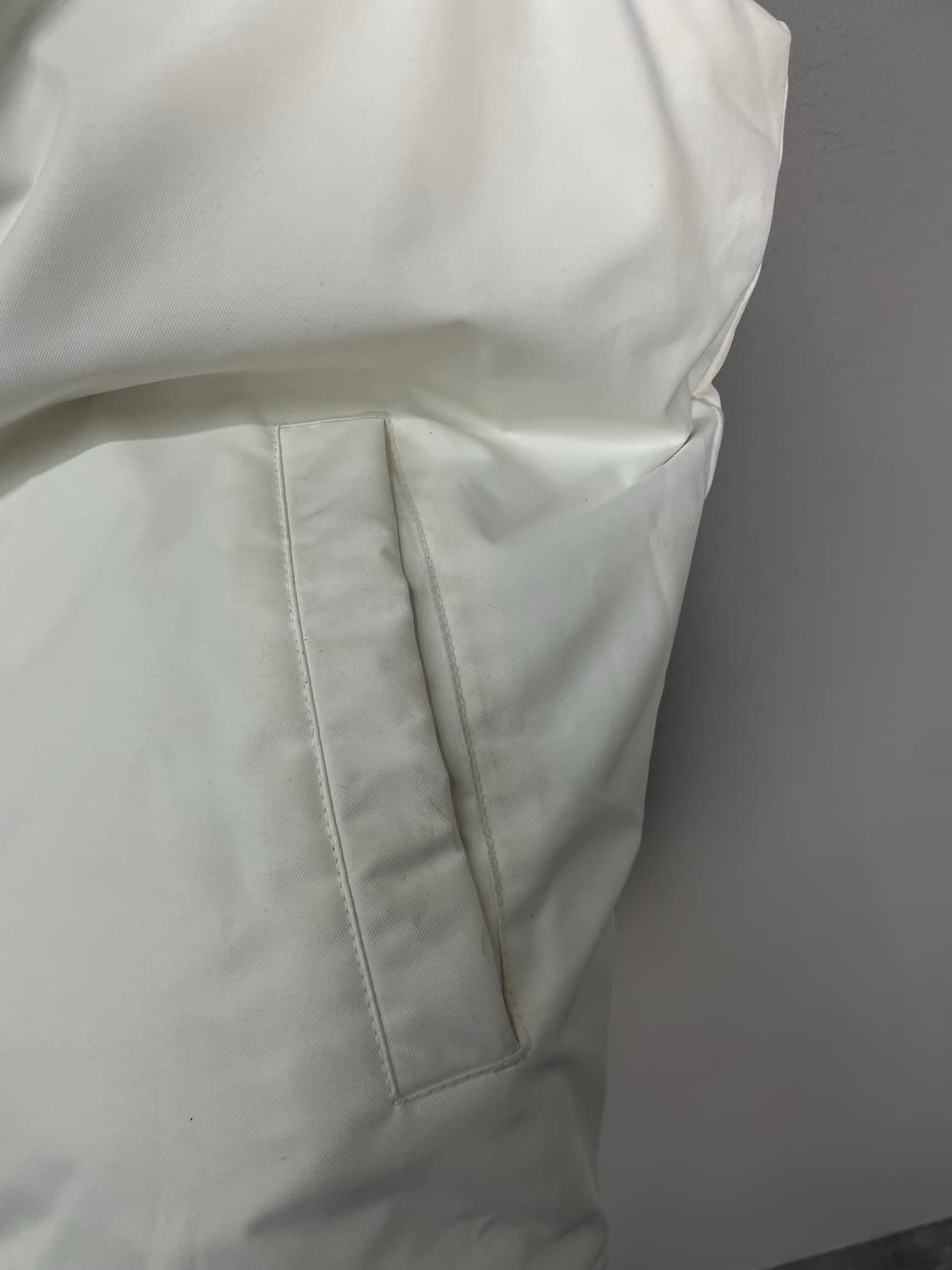 엄브로 빅로고 화이트 패딩 조끼 H1752 상품이미지10