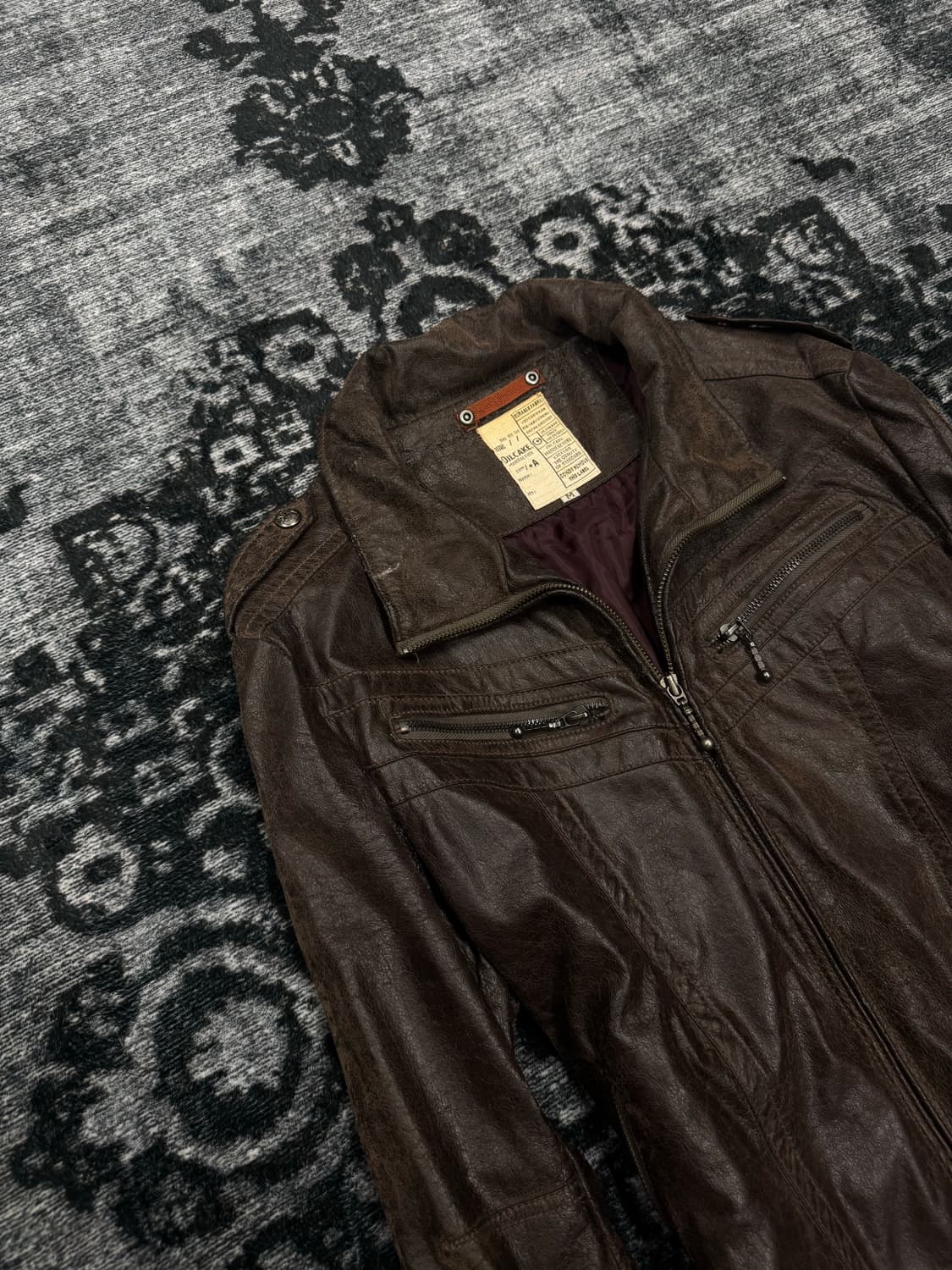 Oil cake grunge faux leather jacket 상품이미지3