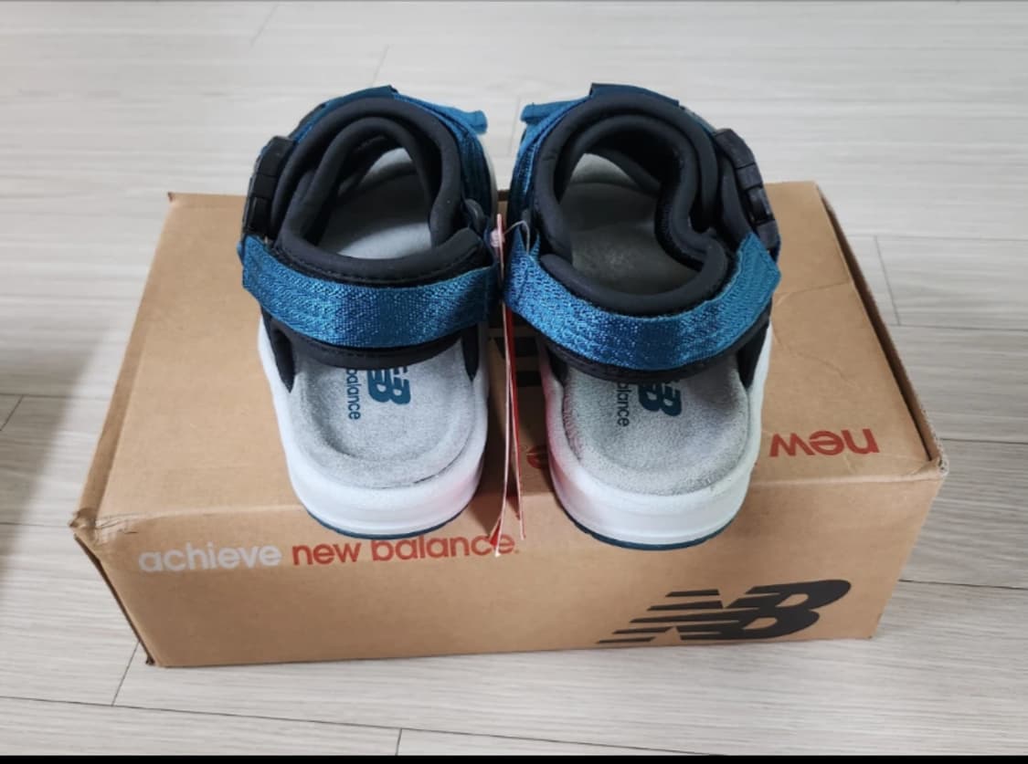 뉴발란스 샌들 상품이미지2