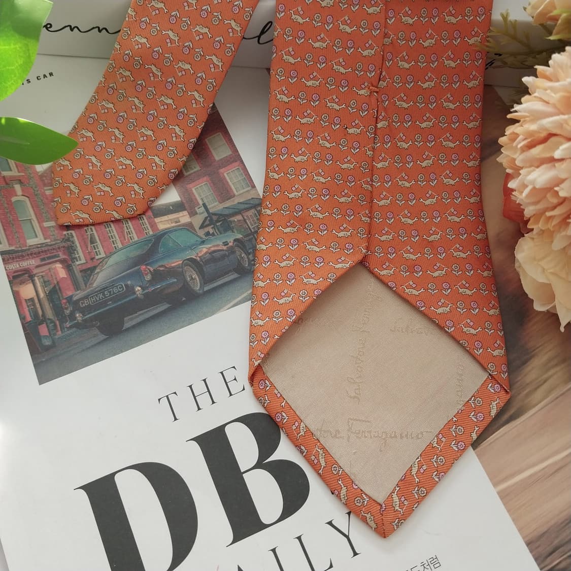 페라가모 실크 오렌지 플라워&크랩 넥타이 8.1cm A등급 K1505
 상품이미지5