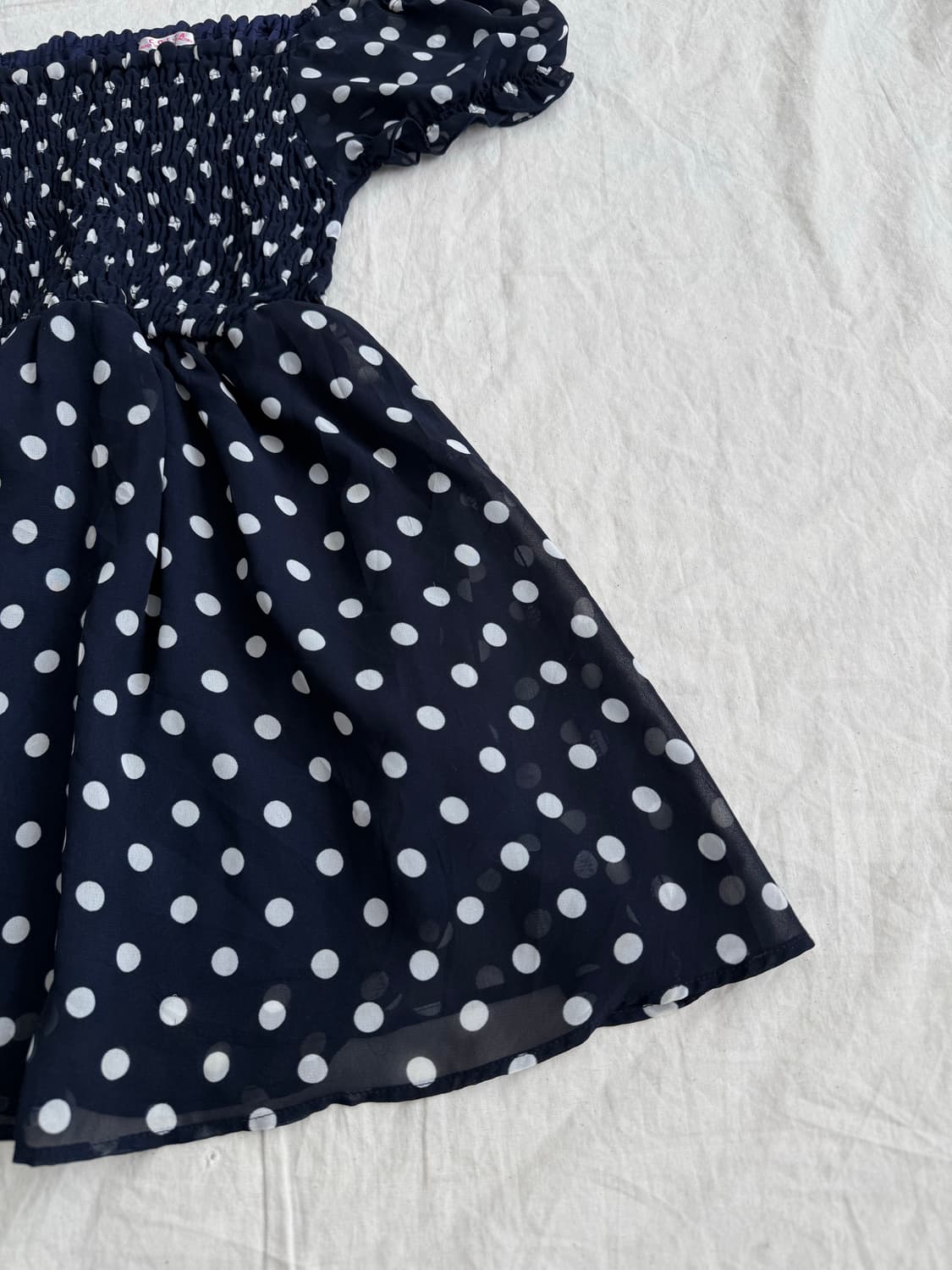 콜자 네이비 오프숄더 스모크 밴딩 러블리 반팔블라우스 상품이미지3