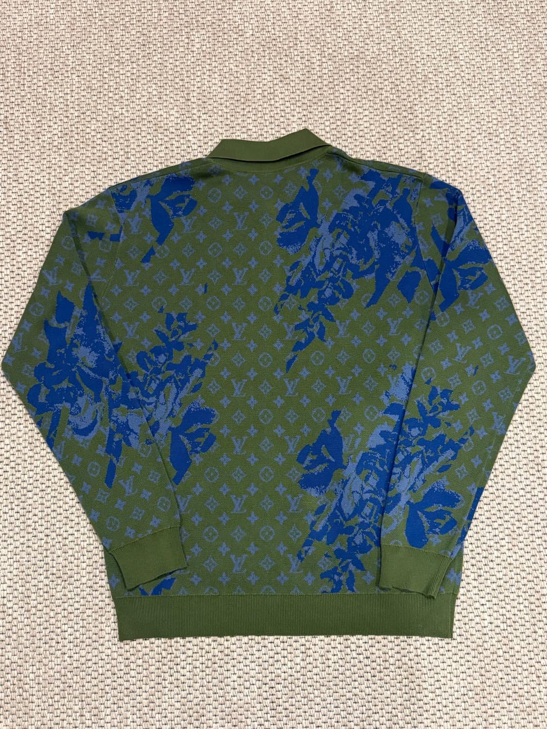 24시즌 루이비통 모노그램 플라워 롱 슬리브드 니트 폴로 M사이즈 상품이미지4