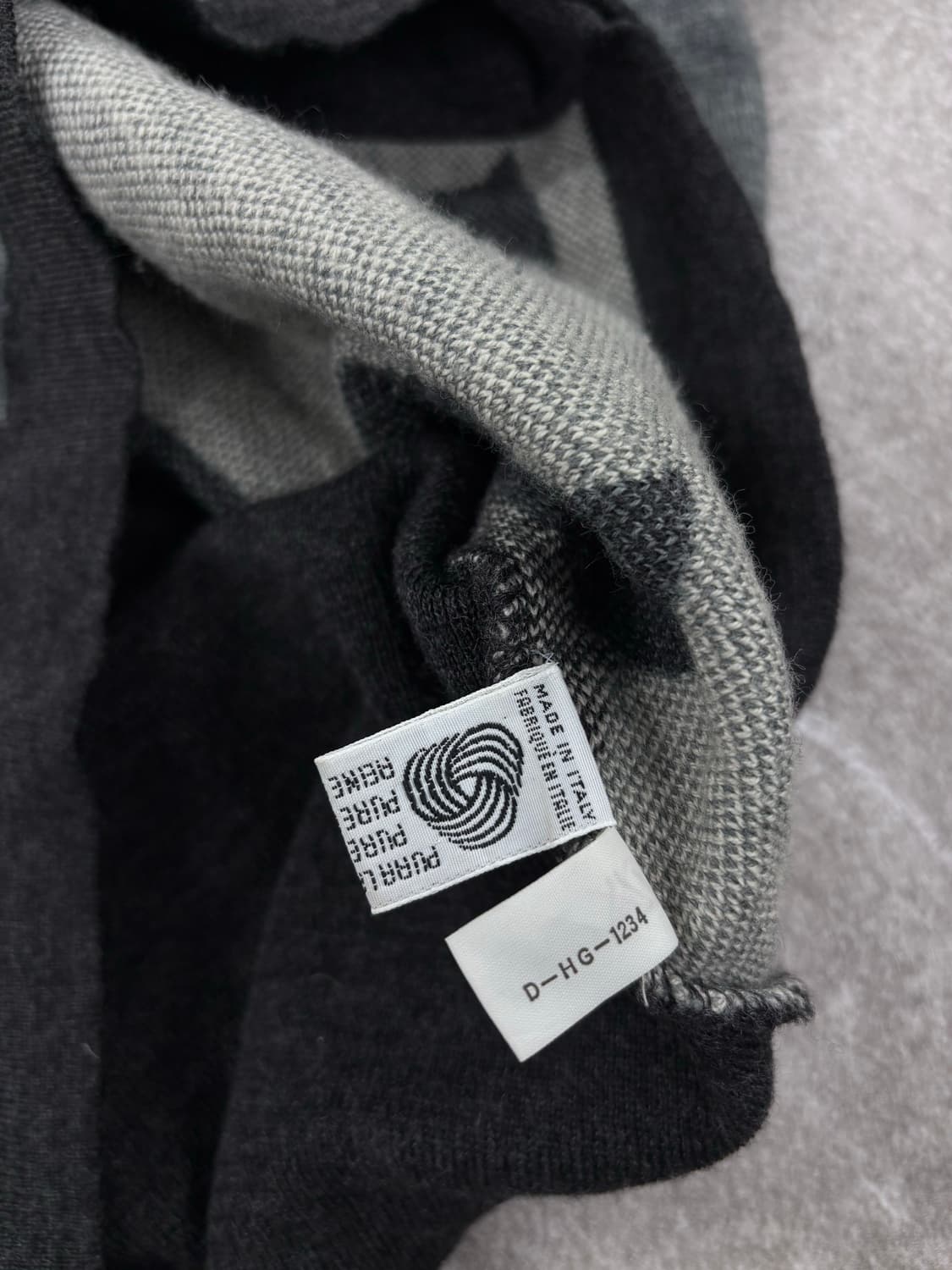 Fendi 80's Wool Sweater Cardigan    상품이미지5