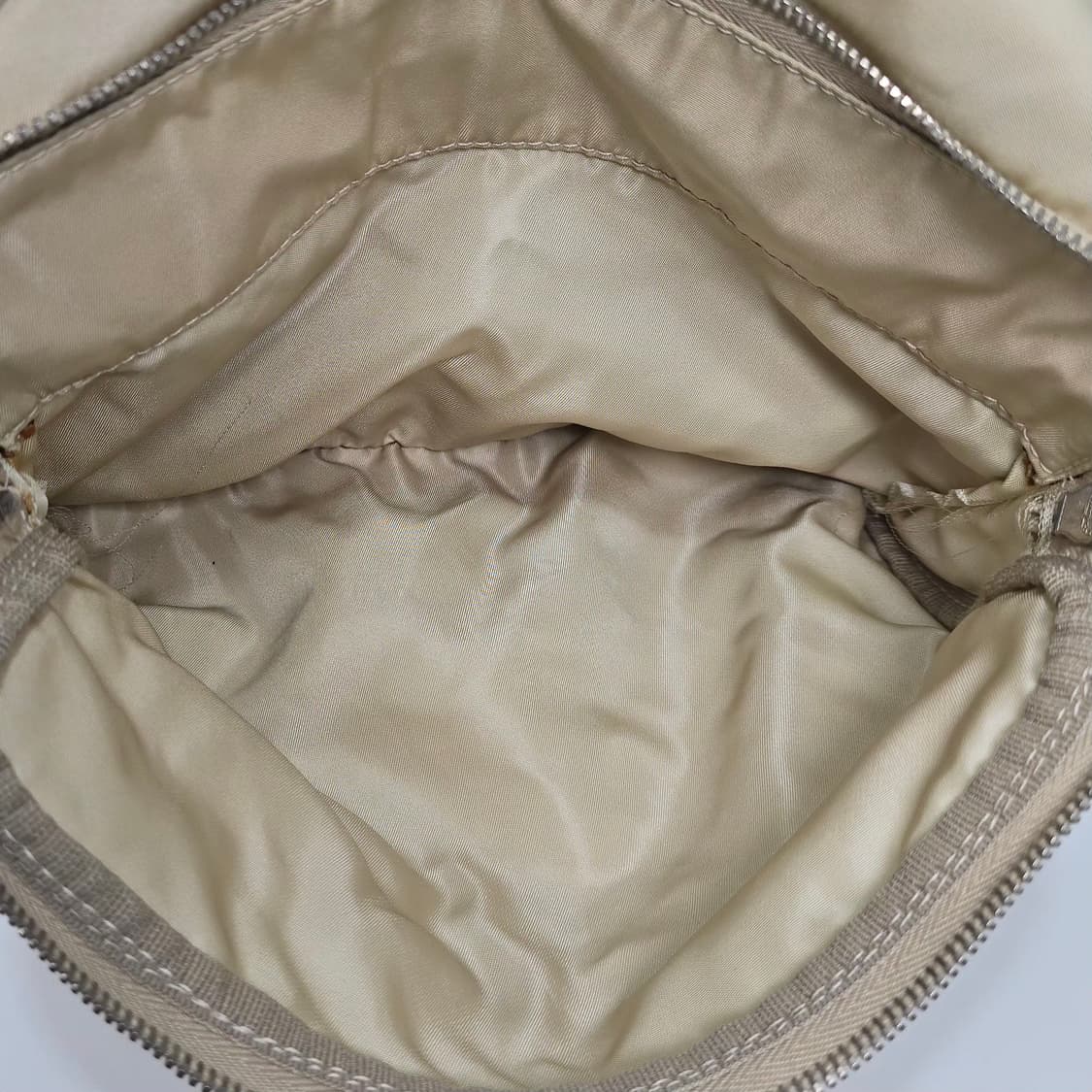 프라다 나일론 메신져 크로스백 상품이미지10