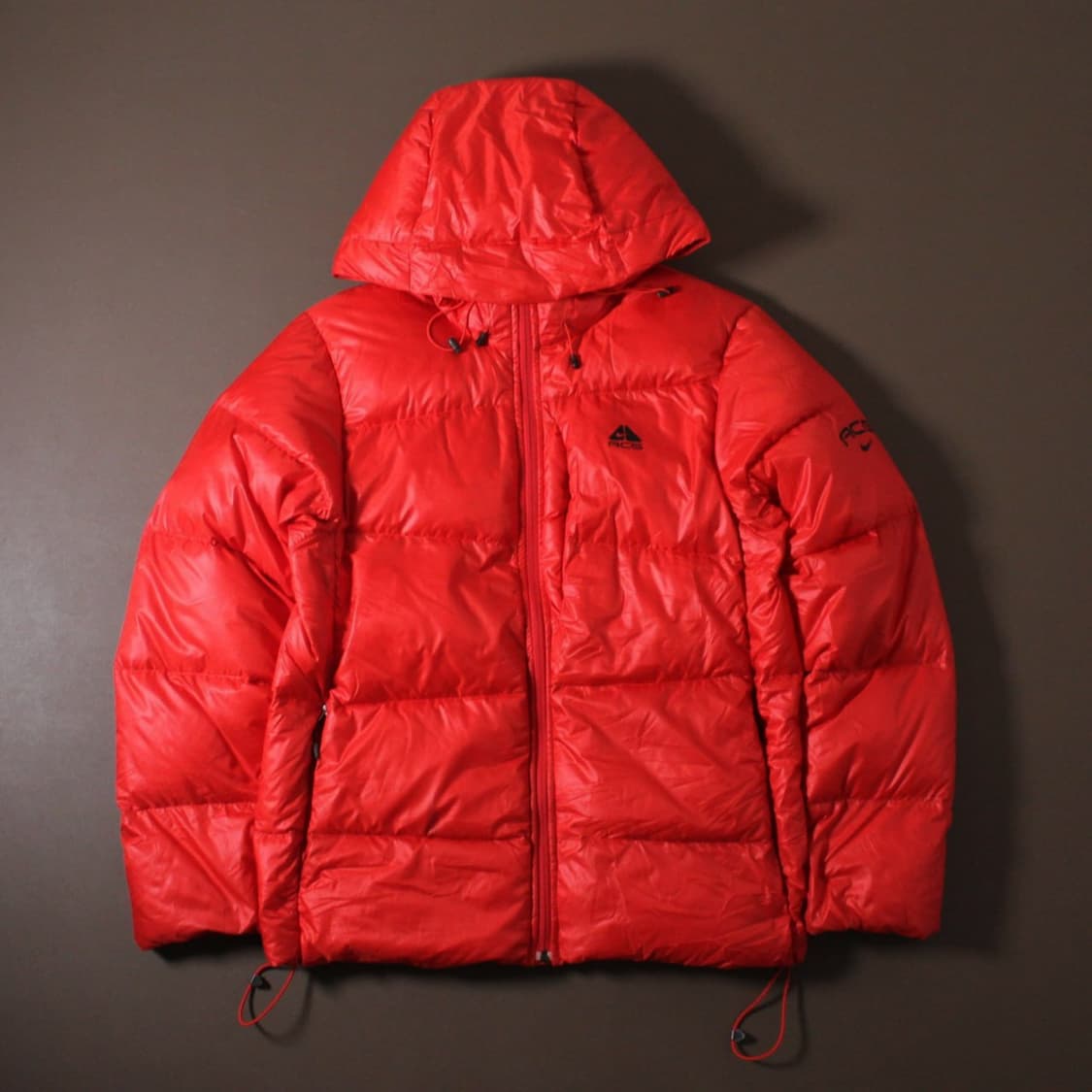Nike ACG 레드 유광 패딩 상품이미지1