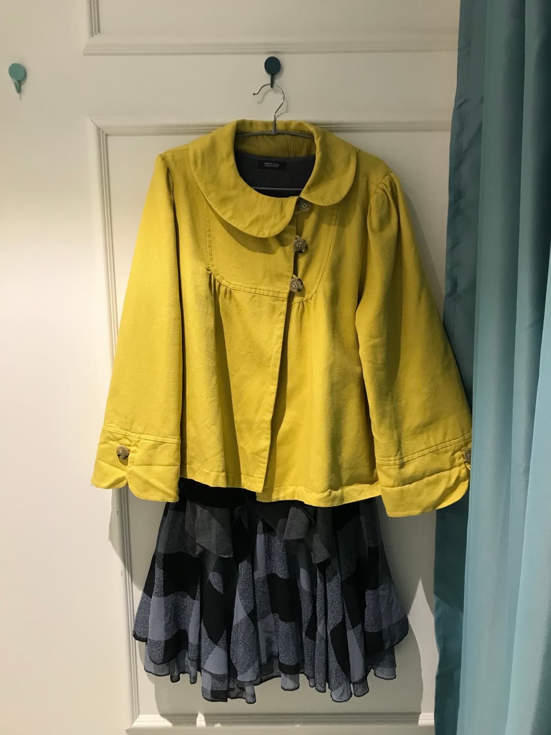 자켓을 벗으면 드러나는 또 다른 결, 차분하게 이어지는 무드:) 상품이미지8