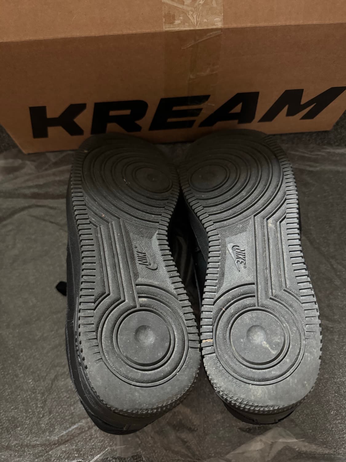 나이키 에어포스 1 '07 로우 트리플블랙 270 상품이미지6