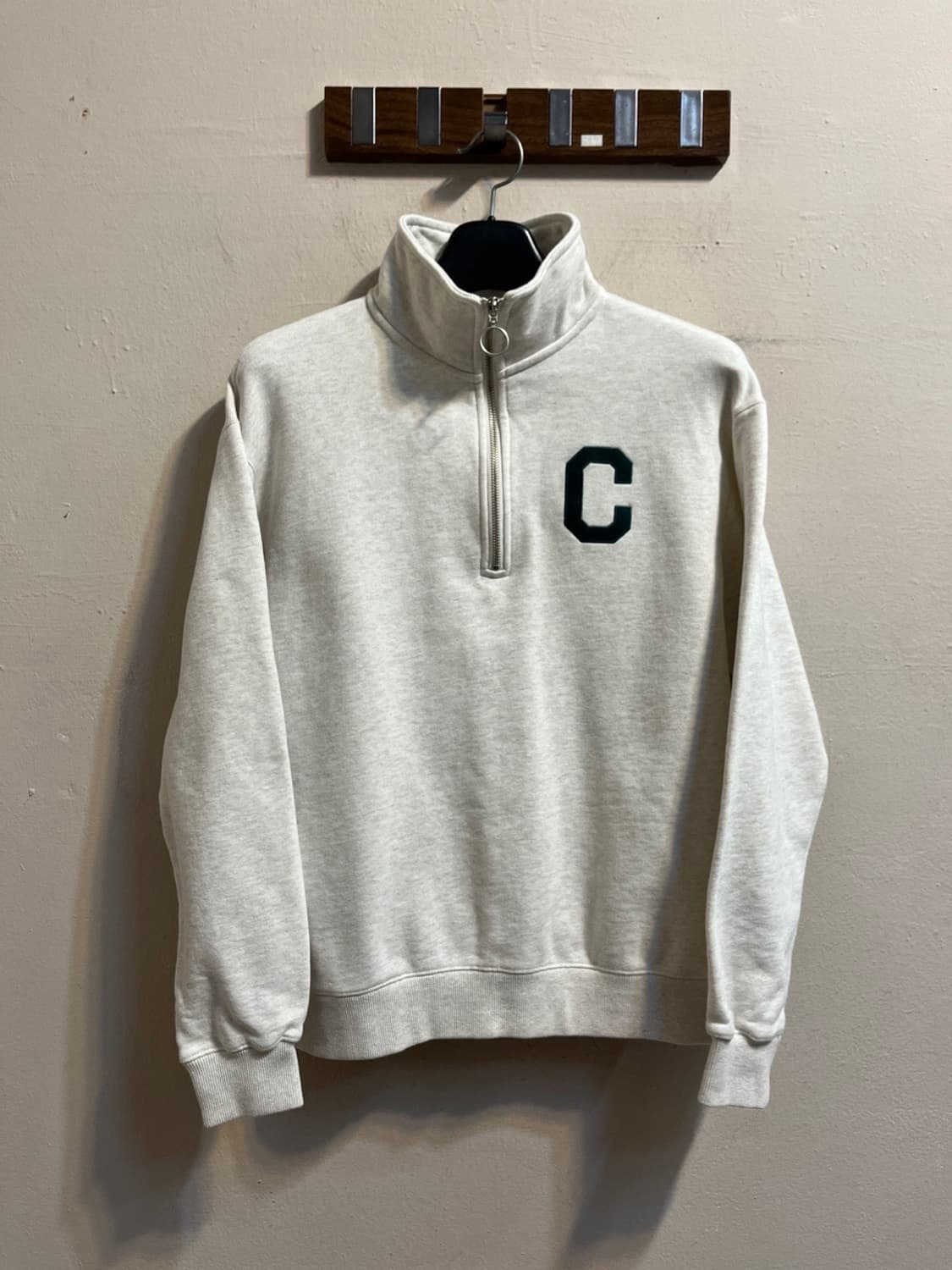 커버낫 C 로고 하프 집업 스웨트셔츠 (339) 상품이미지1