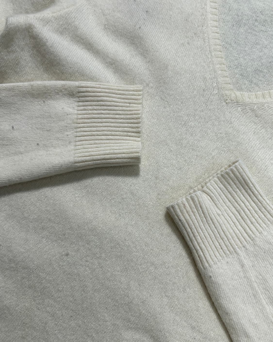 폴로 스포츠 메리노울 아이보리 브이넥 니트  상품이미지4