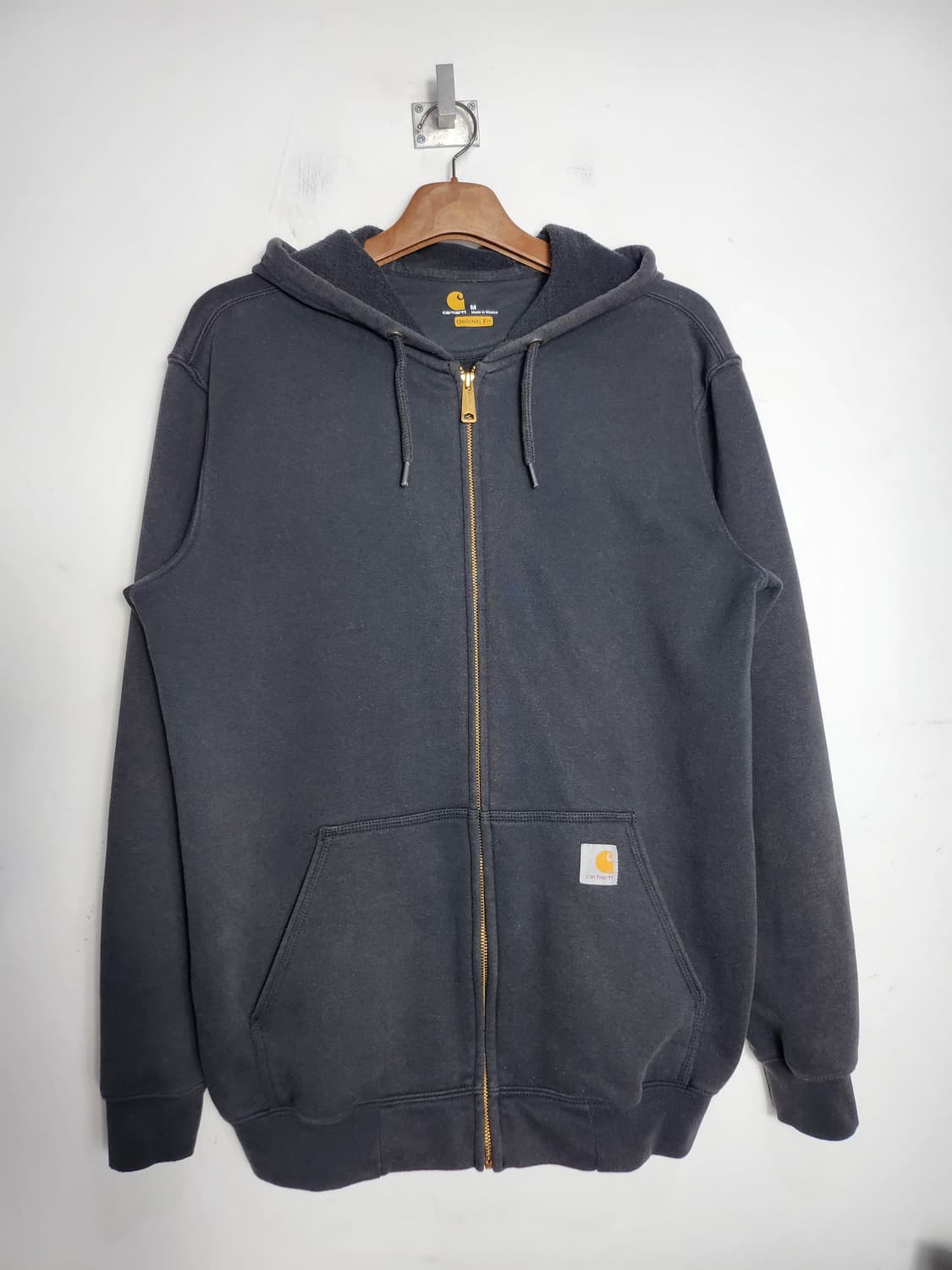 칼하트 블랙 후드 집업 상품이미지1