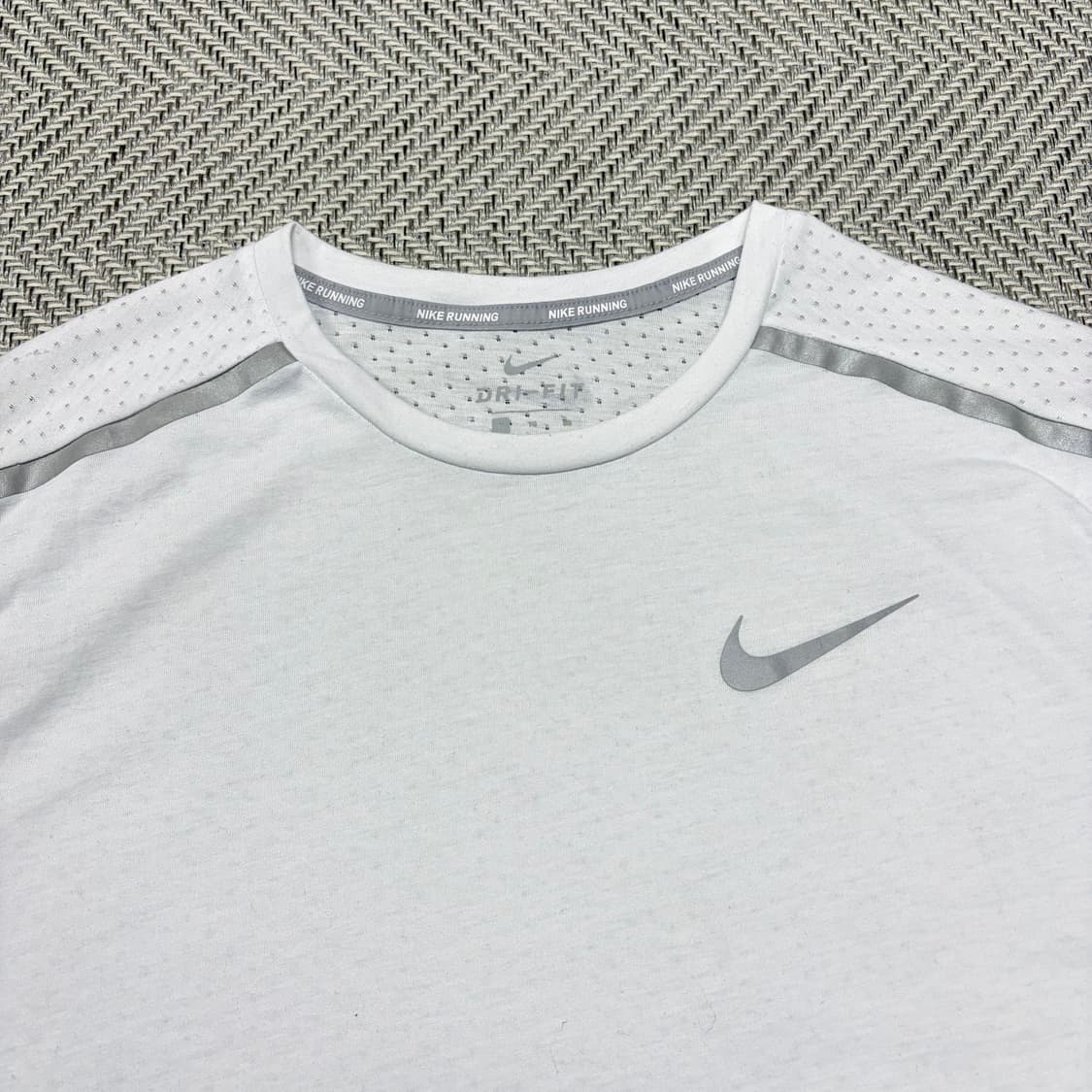 (XL)나이키 런닝 반팔 티셔츠 상품이미지3