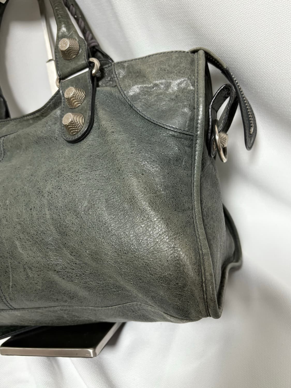 발렌시아가 자이언트 파트타임 모터백 그레이 상품이미지5