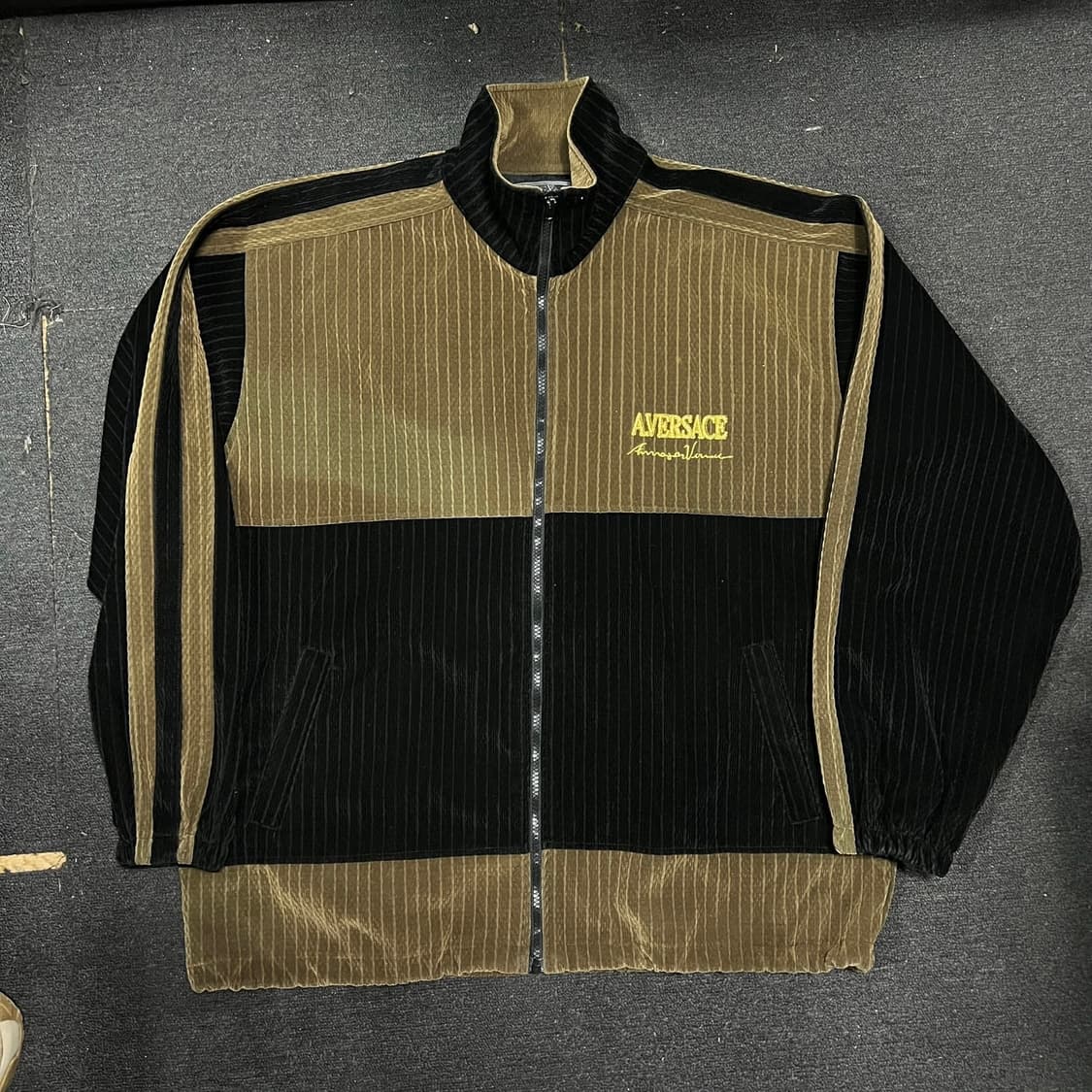 90s A Versace 베르사체 메두사 빅로고 자수 코듀로이 자켓 XL 상품이미지4