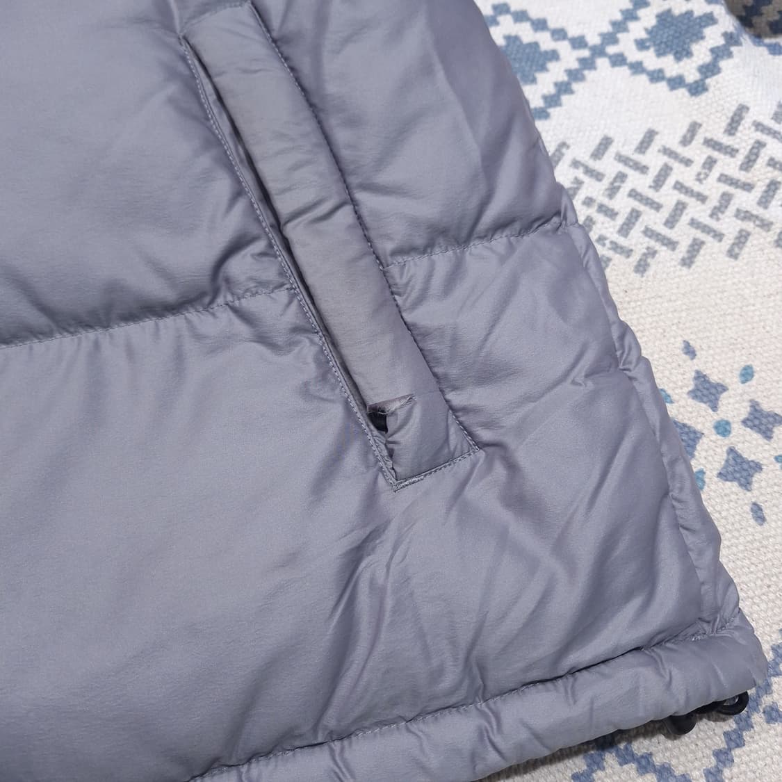 노스페이스 700 그레이 블랙 배색 눕시 화이트라벨 거위털 구스다운 패딩 상품이미지5