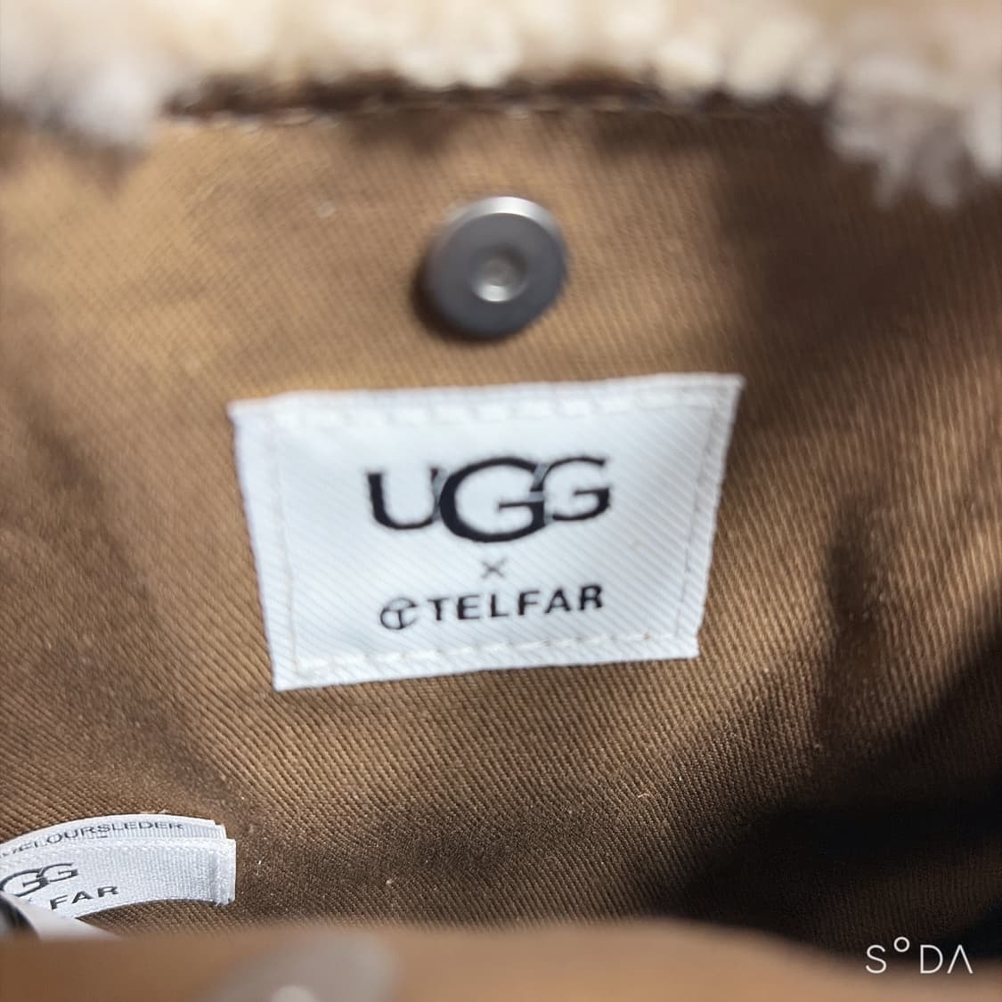 텔파 x 어그 체스트넛 미니 크로스백 상품이미지9