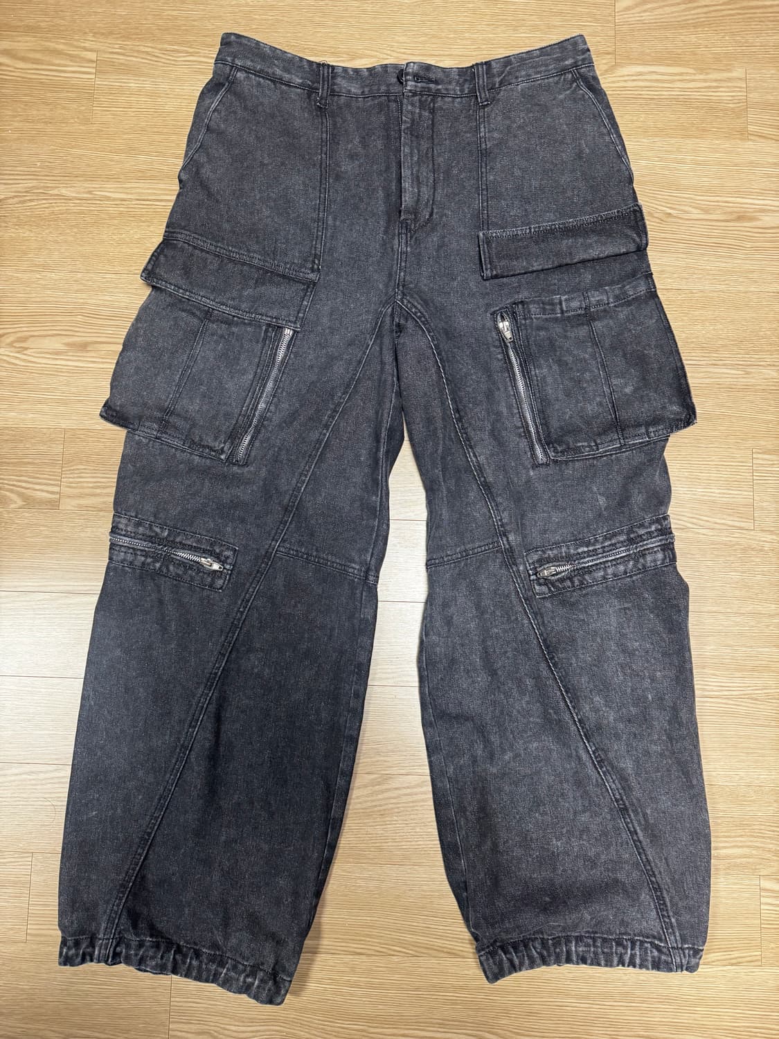 23FW 준지 데님 지퍼 디테일 와이드 팬츠 블랙 50 상품이미지1