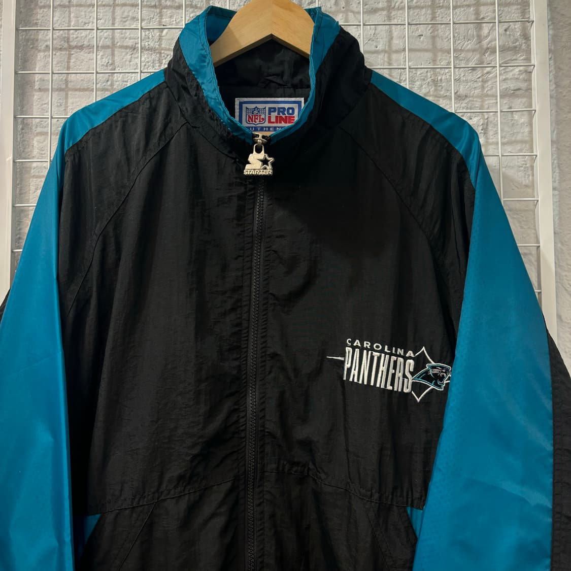 스타터 X NFL 90s 올드스쿨 캐롤라이나 팬서스 바람막이 L 상품이미지3