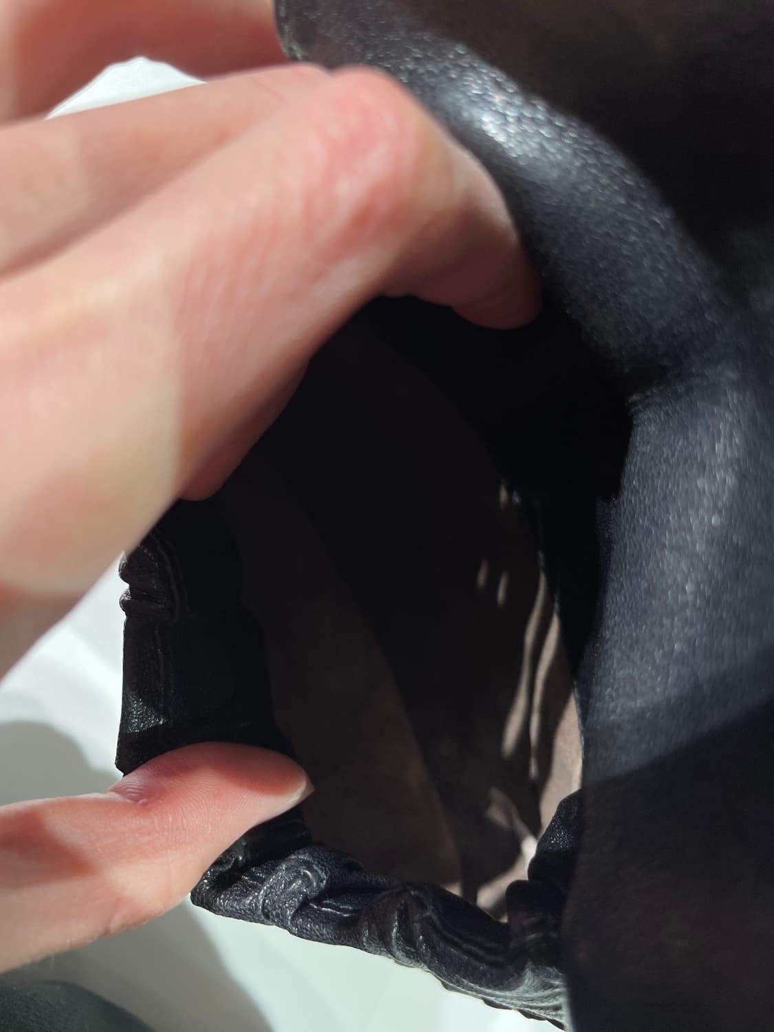 보테가 베네타 블랙 인트레치아토 레더 벨트백 상품이미지5