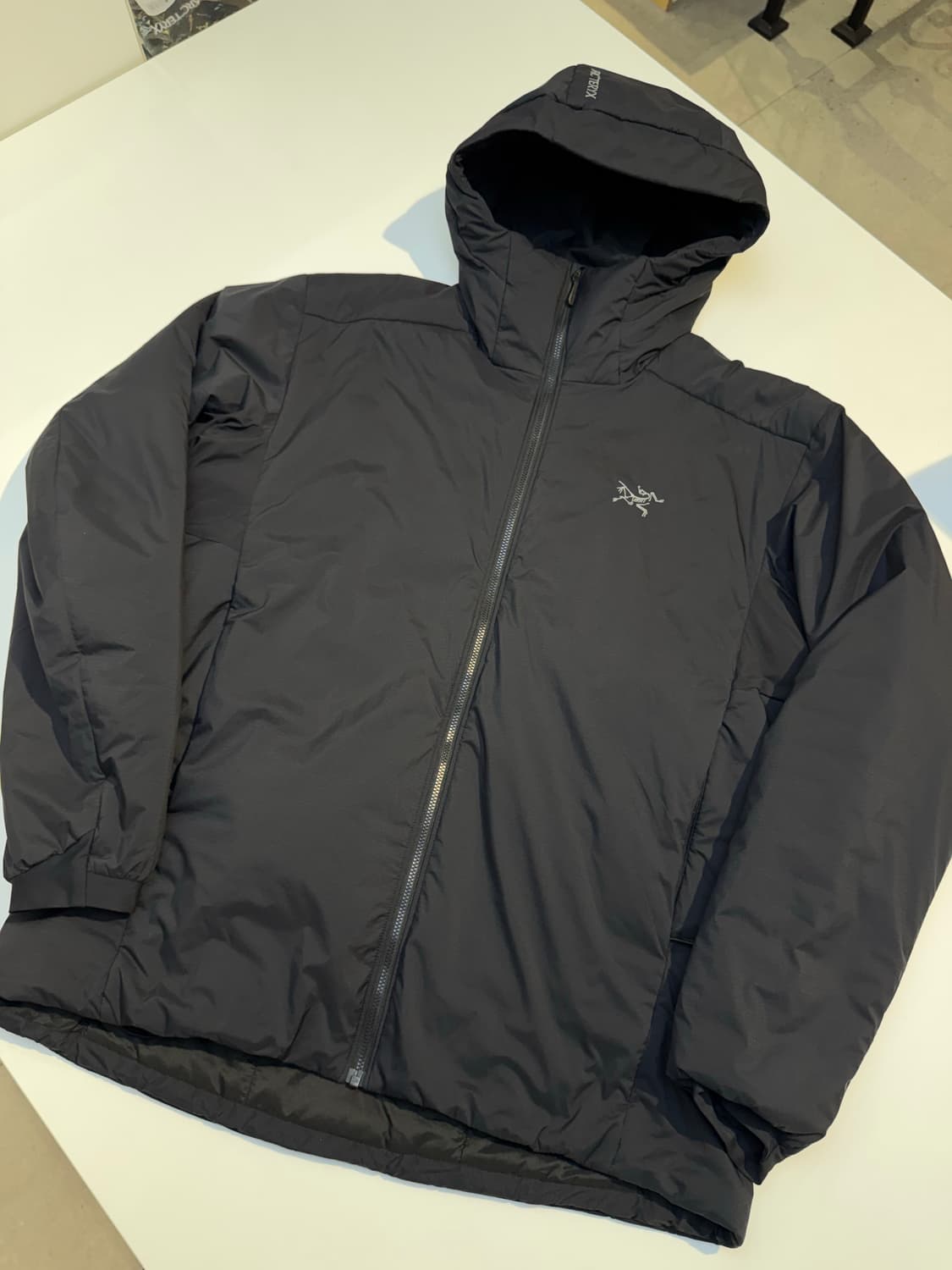 아크테릭스 아톰 헤베웨이트 블랙 라지 상품이미지1