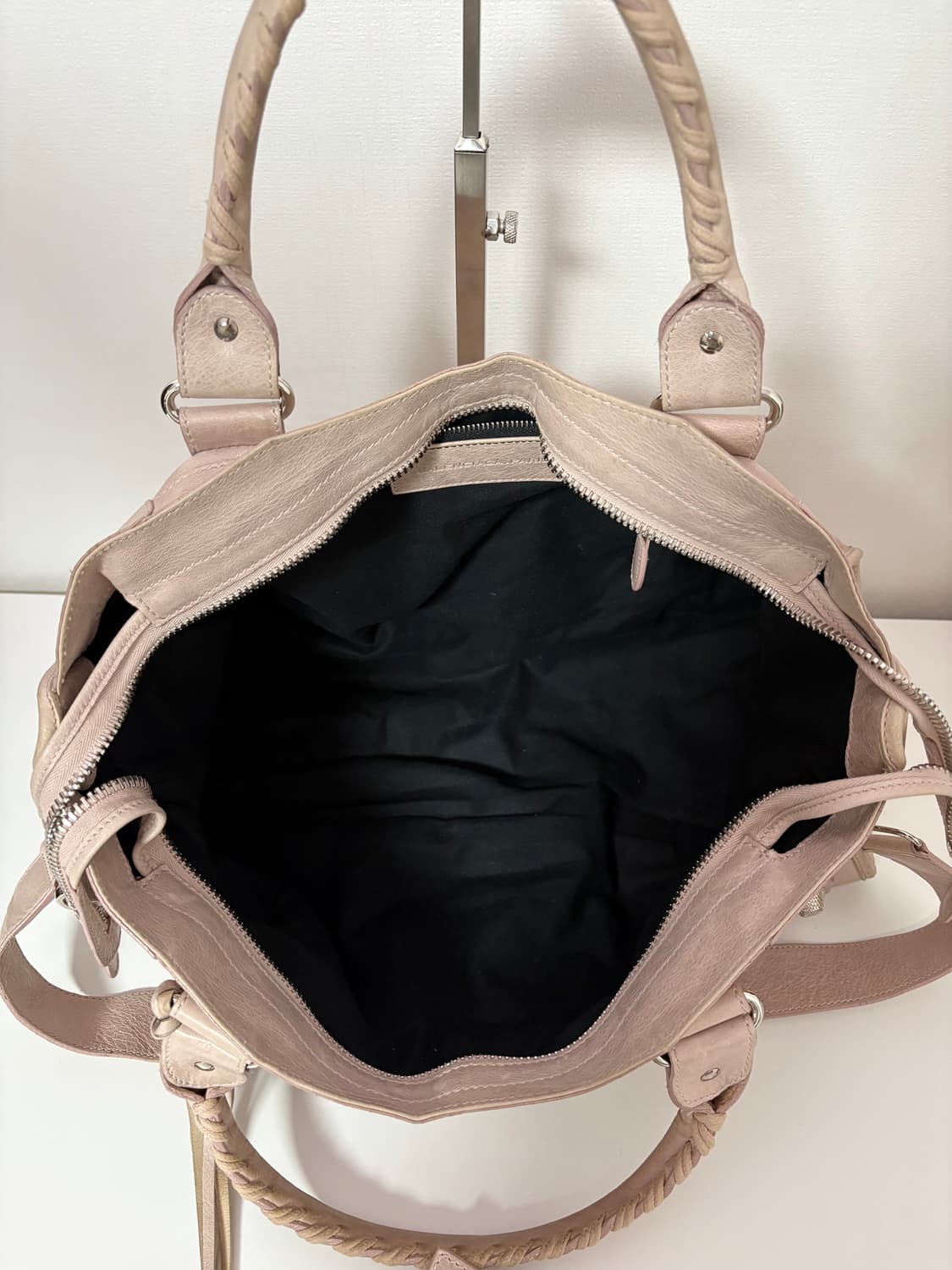 발렌시아가 파트타임 자이언트 모터백 핑크베이지 상품이미지10