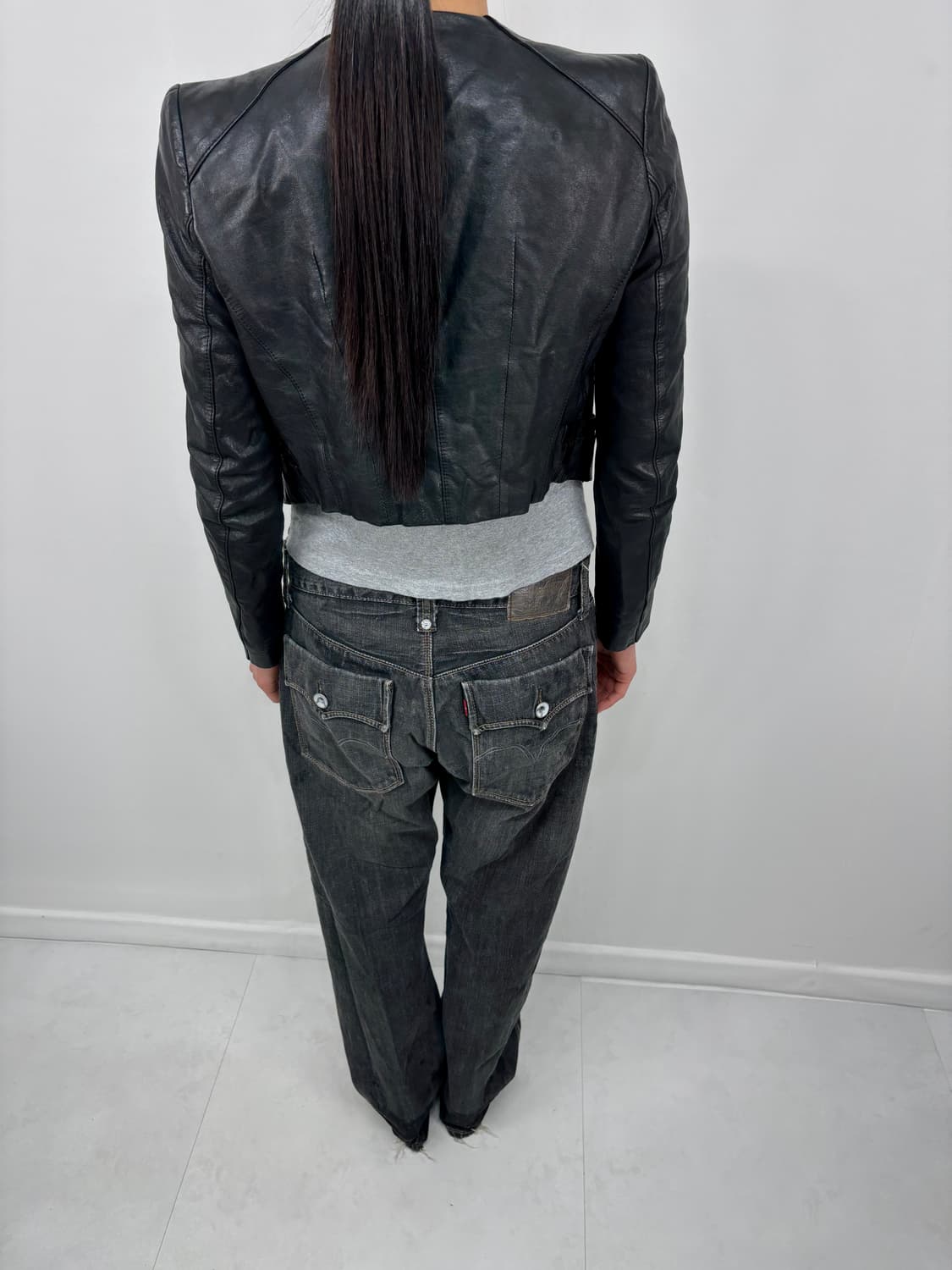 LAMBSKIN BUTTON DETAIL CROP JACKET 상품이미지9