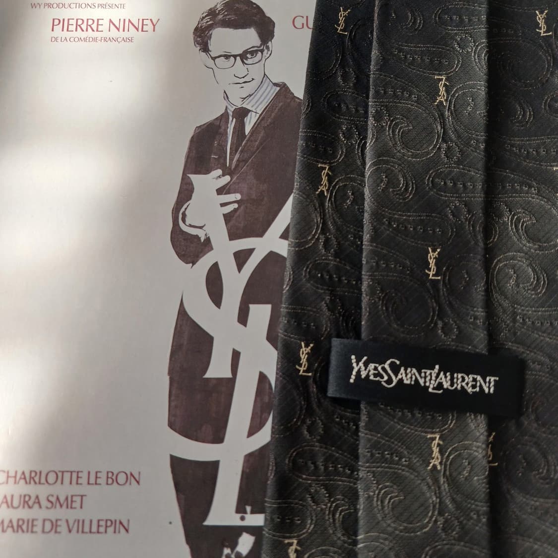 입생로랑 실크 자수 패턴 넥타이 9.3cm A+등급 A19241
 상품이미지6