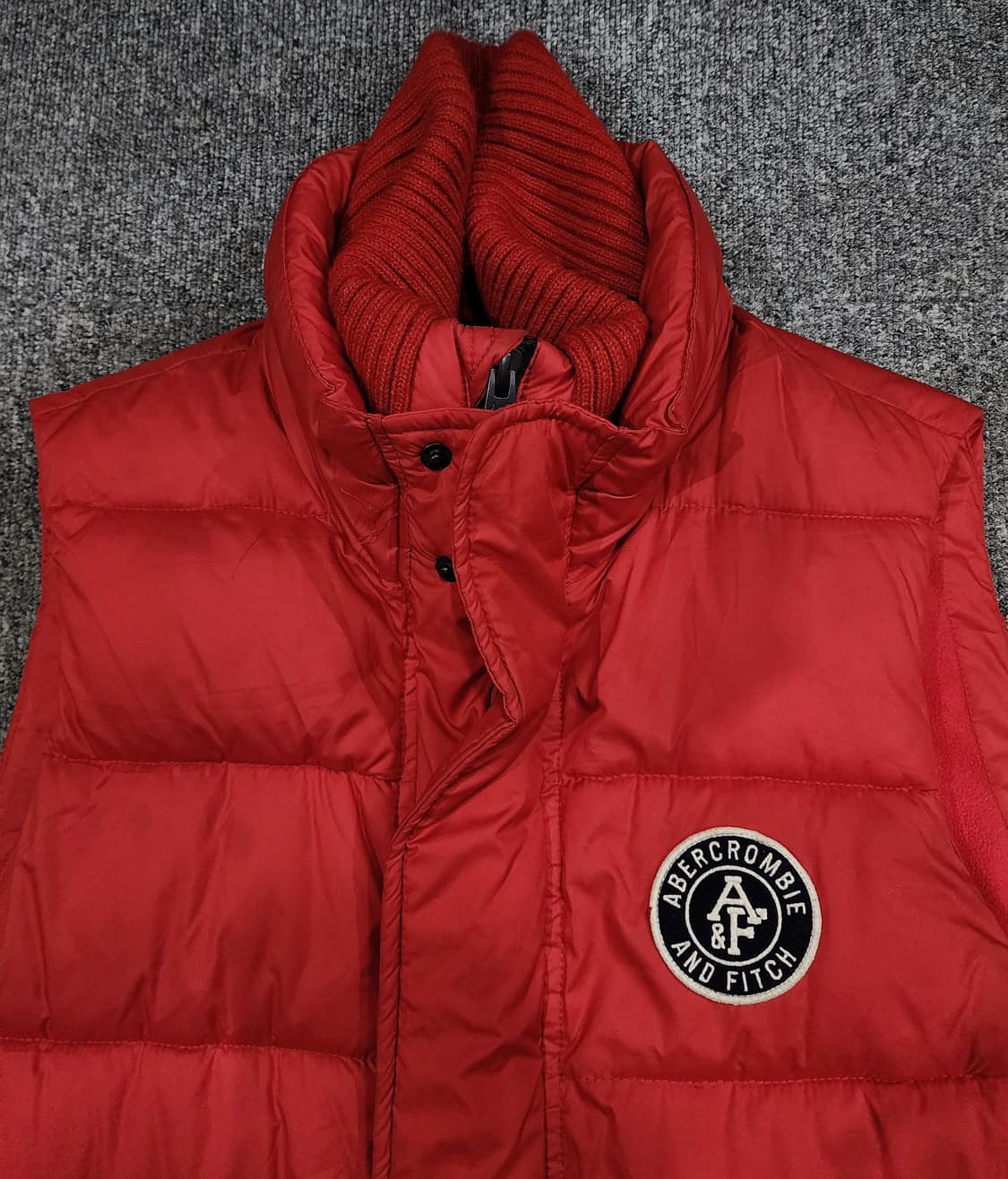 아베크롬비 앤 피치 다운 패딩 베스트 패딩조끼 M 상품이미지4