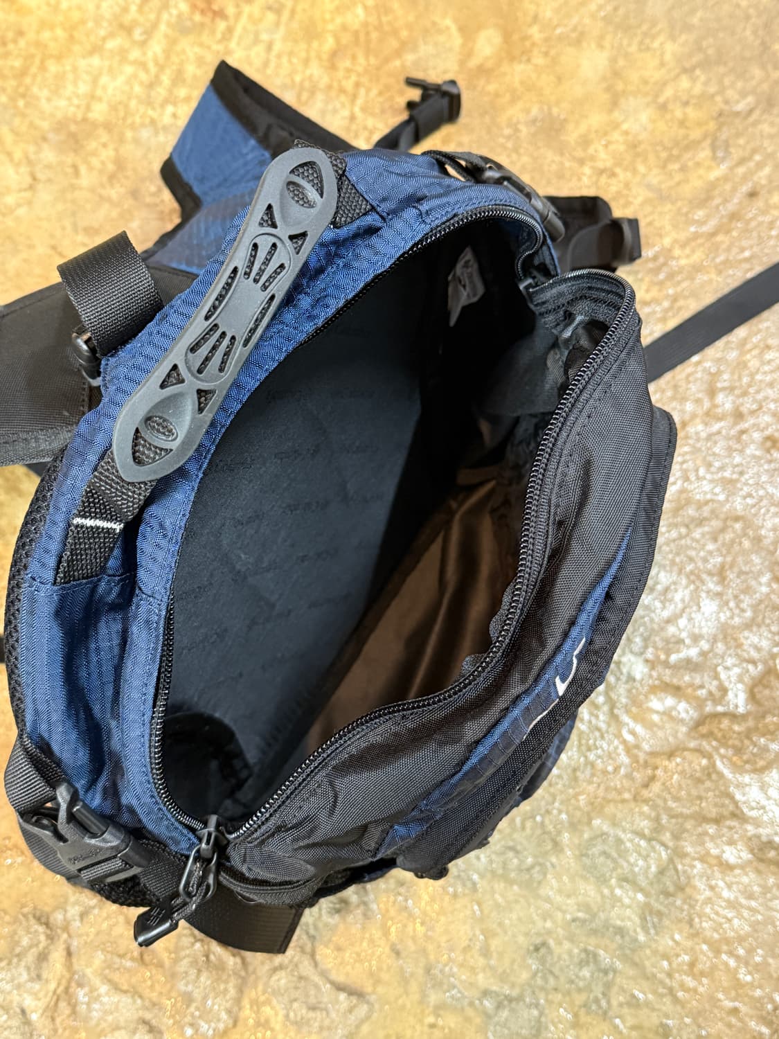 콜롬비아 탄젠트 투웨이 백팩 겸 웨이스트백 상품이미지7