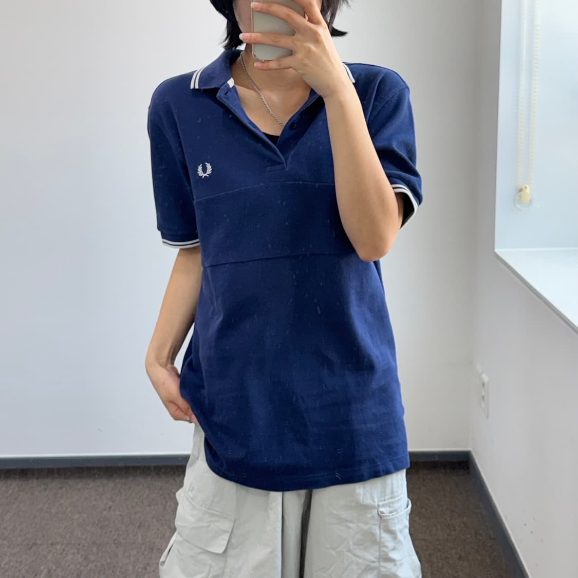 Fredperry 프레드페리 화이트 포인트 네이비 반팔 카라티 상품이미지2