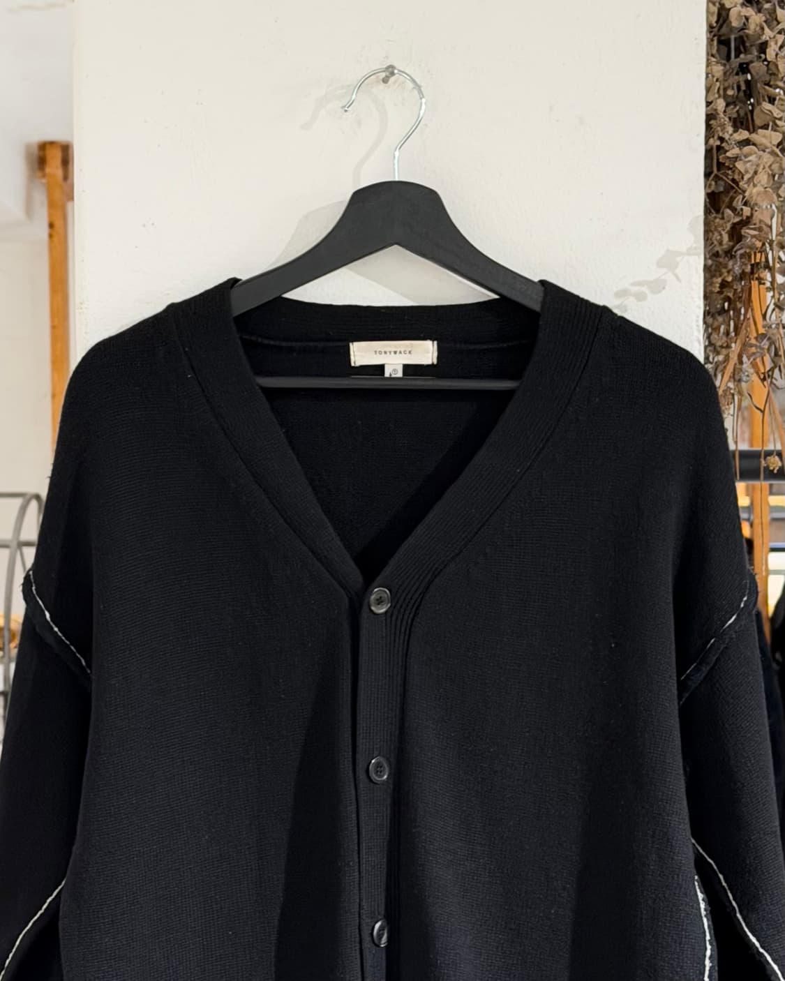 토니웩 블랙 콘트라스팅 캐시미어 브이넥 가디건 상품이미지4