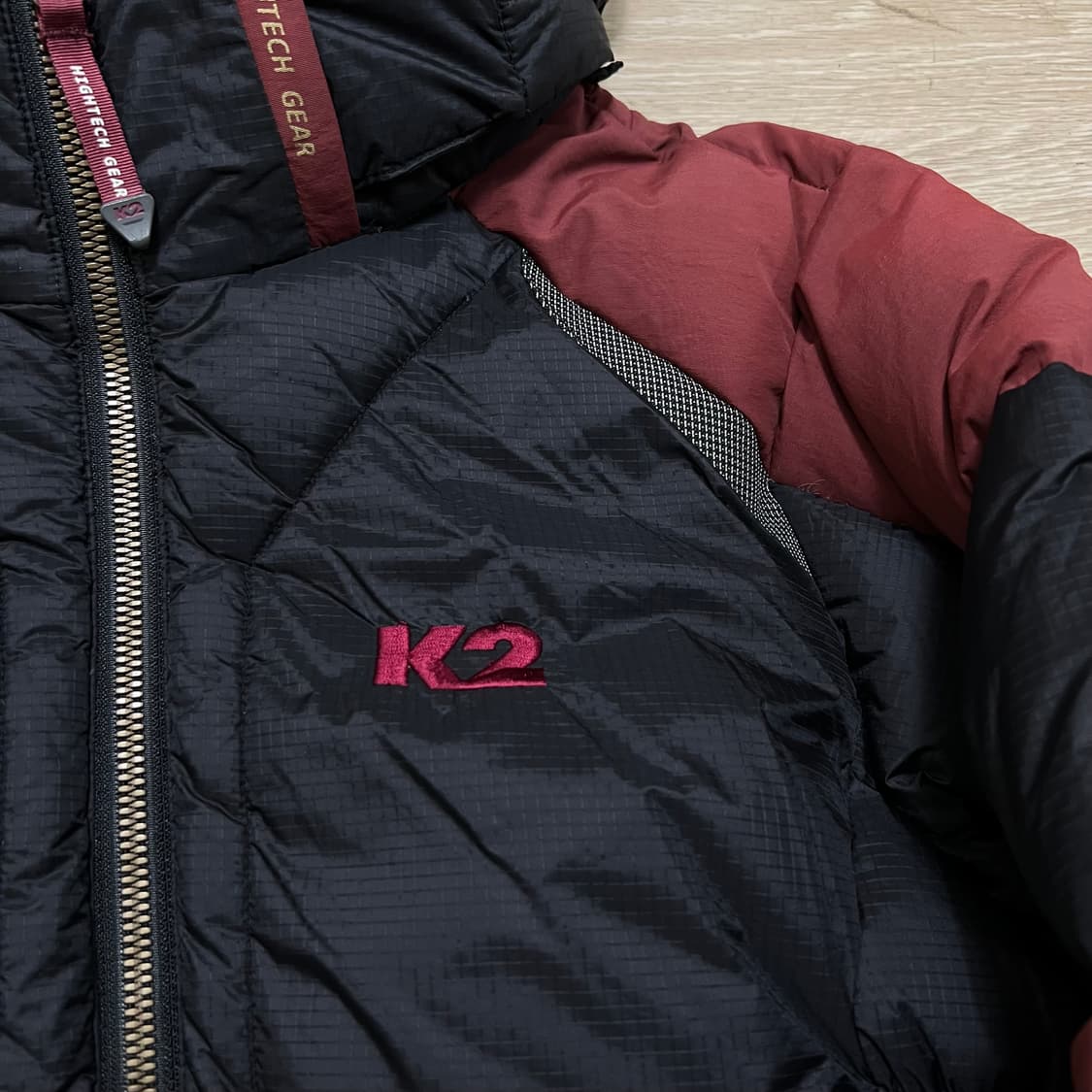 K2 여성 테크니컬 구스다운 아웃도어 후드 패딩 [블랙/버건디] S/90 상품이미지4