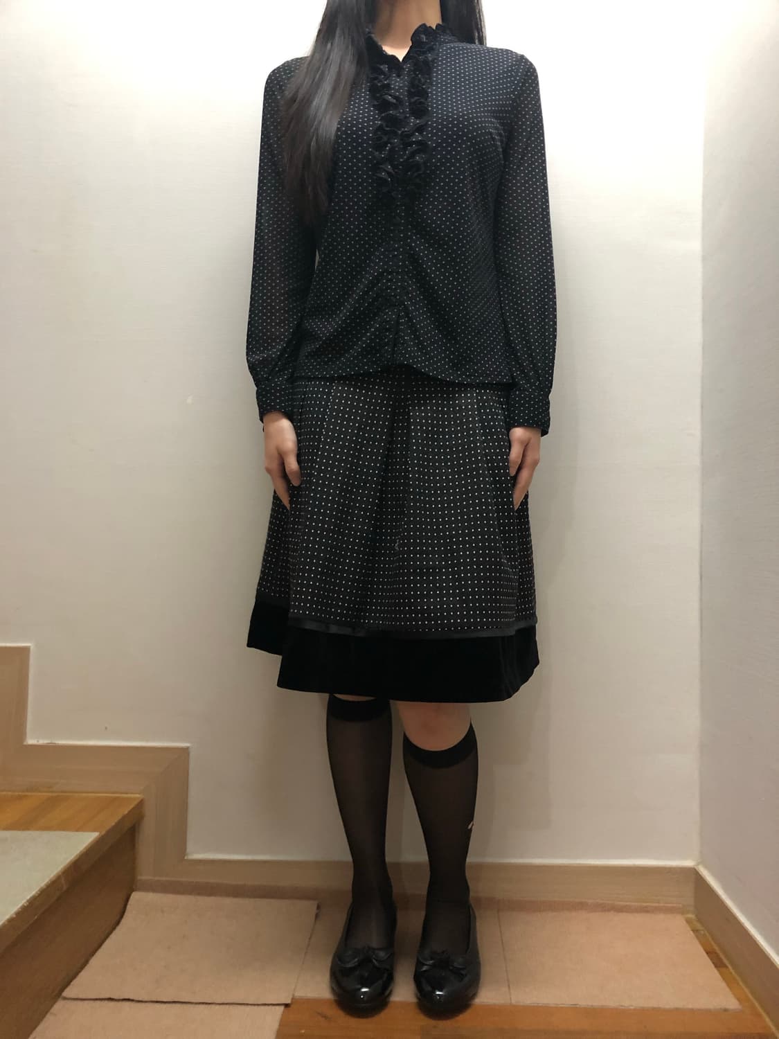 빈티지 블랙 도트 프릴 블라우스 상품이미지4