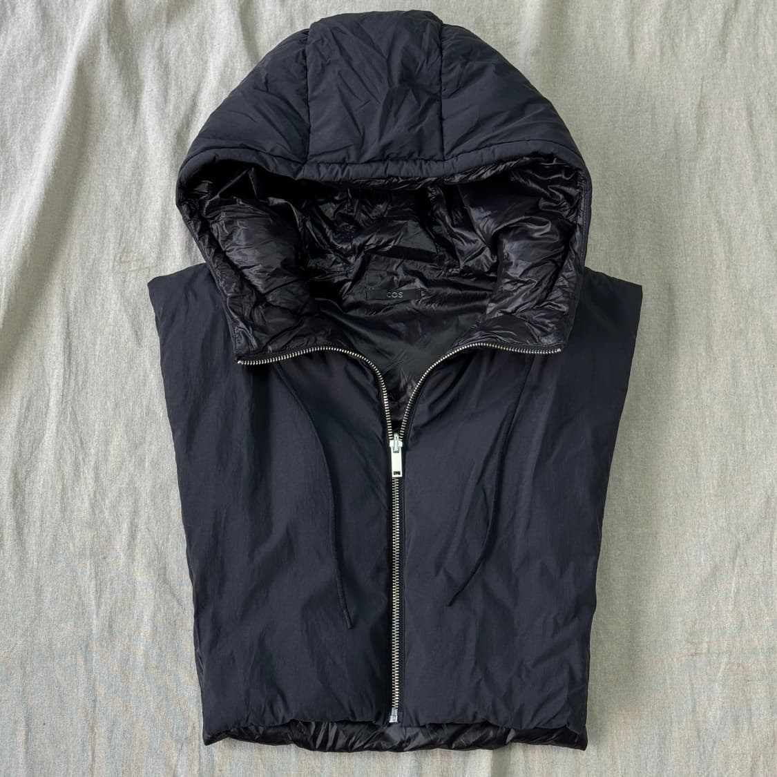 Cos 패디드 후드 베스트 os 상품이미지1