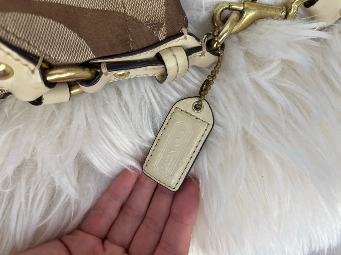 Coach White Mini Shoulder Bag 상품이미지3