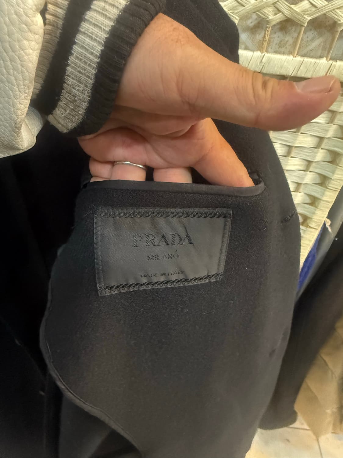 48/100 정품 프라다 롱코트 팝니다 상품이미지2