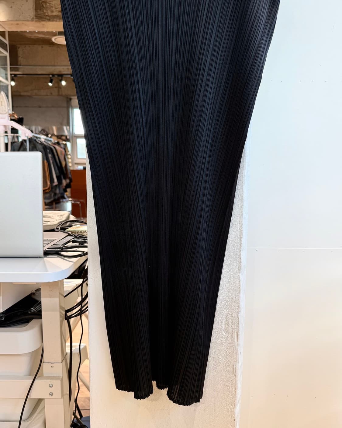 플리츠 플리즈 블랙 슬리브리스 원피스  상품이미지4