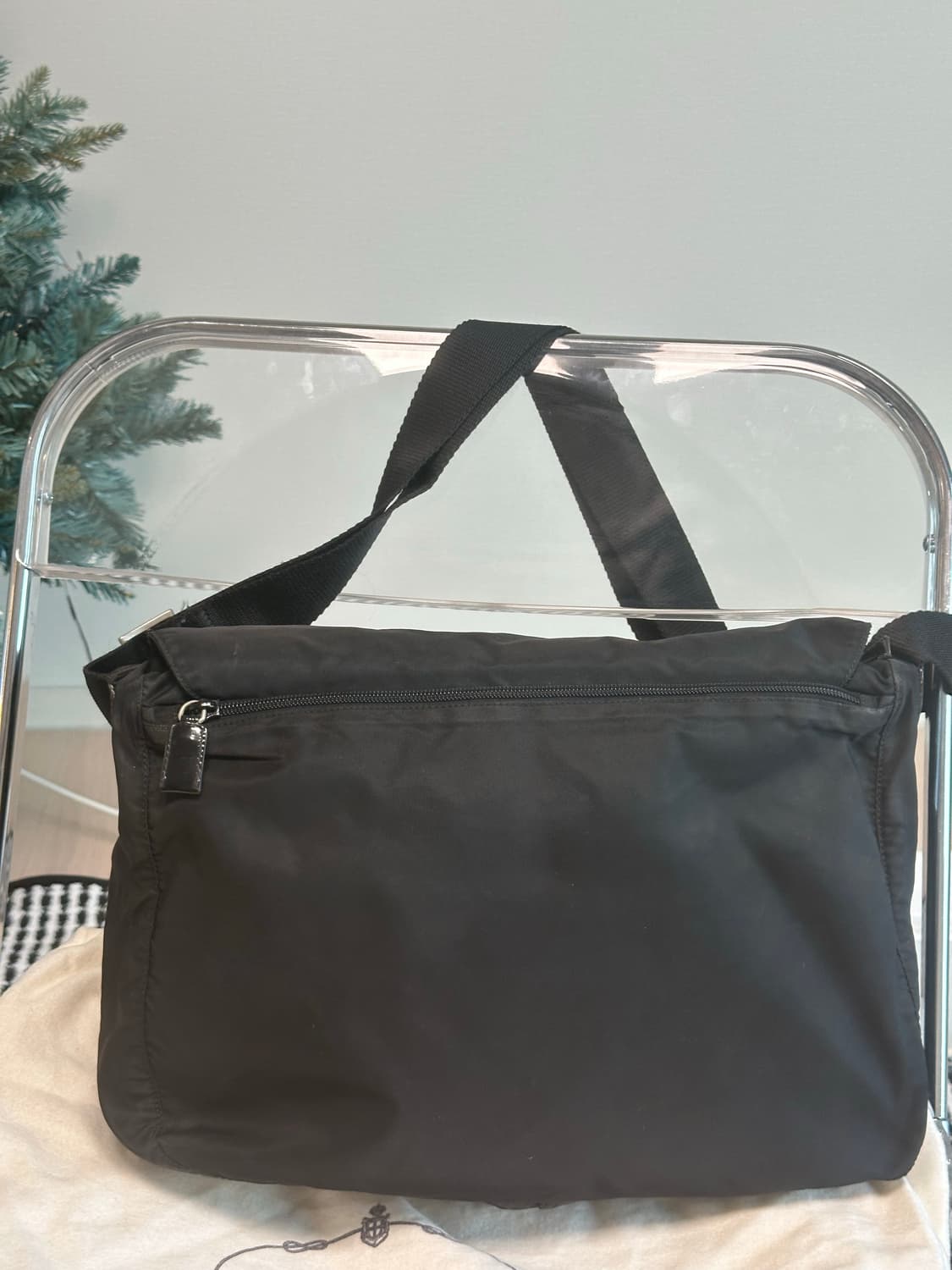 프라다 투버클 포코노 나일론 메신저백 크로스백 상품이미지7