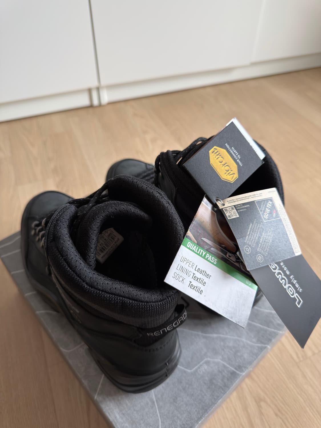 로바 레니게이드 MID GTX 등산화 새상픔 상품이미지2