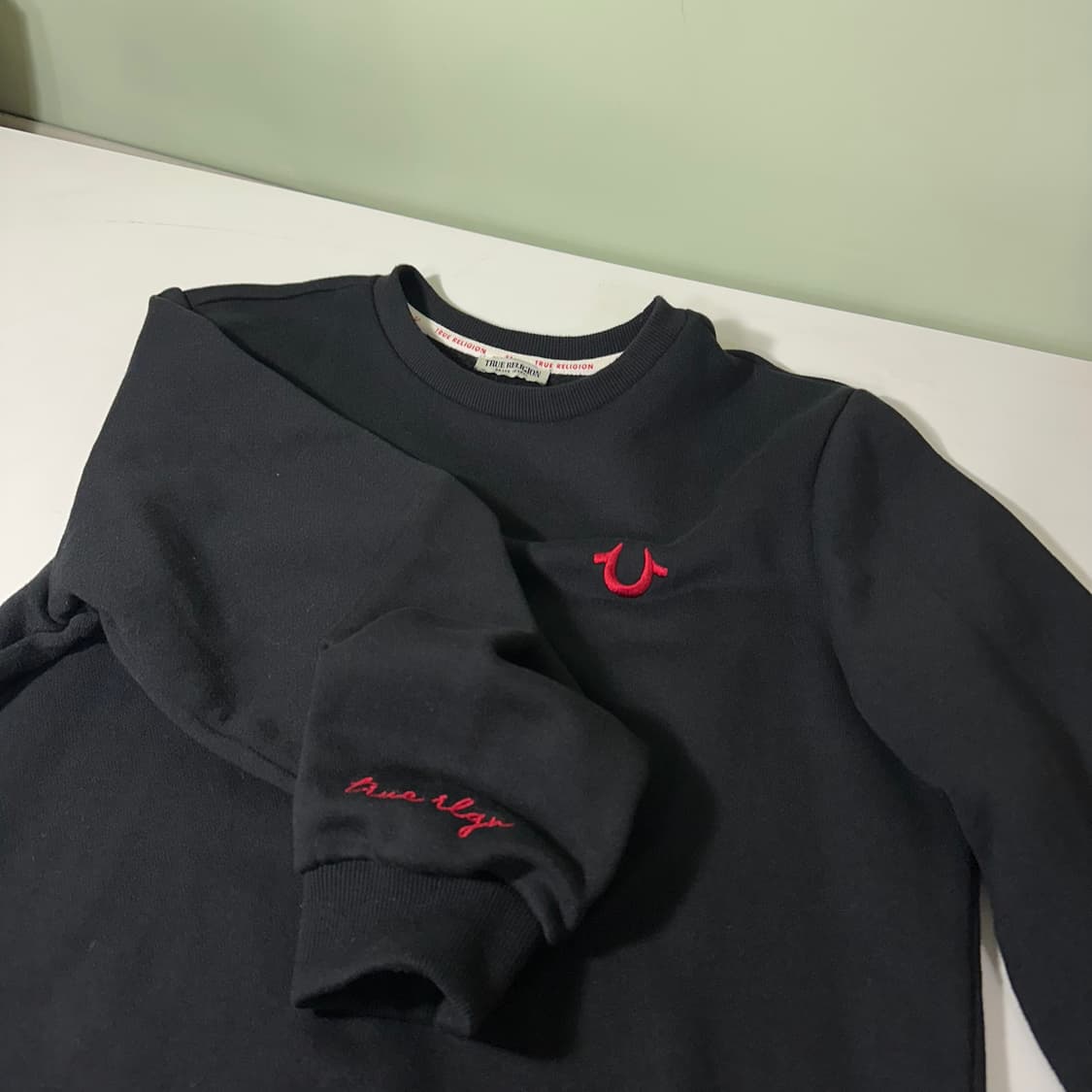 우먼M 트루릴리전 블랙 기본로고 코튼 맨투맨 상품이미지1