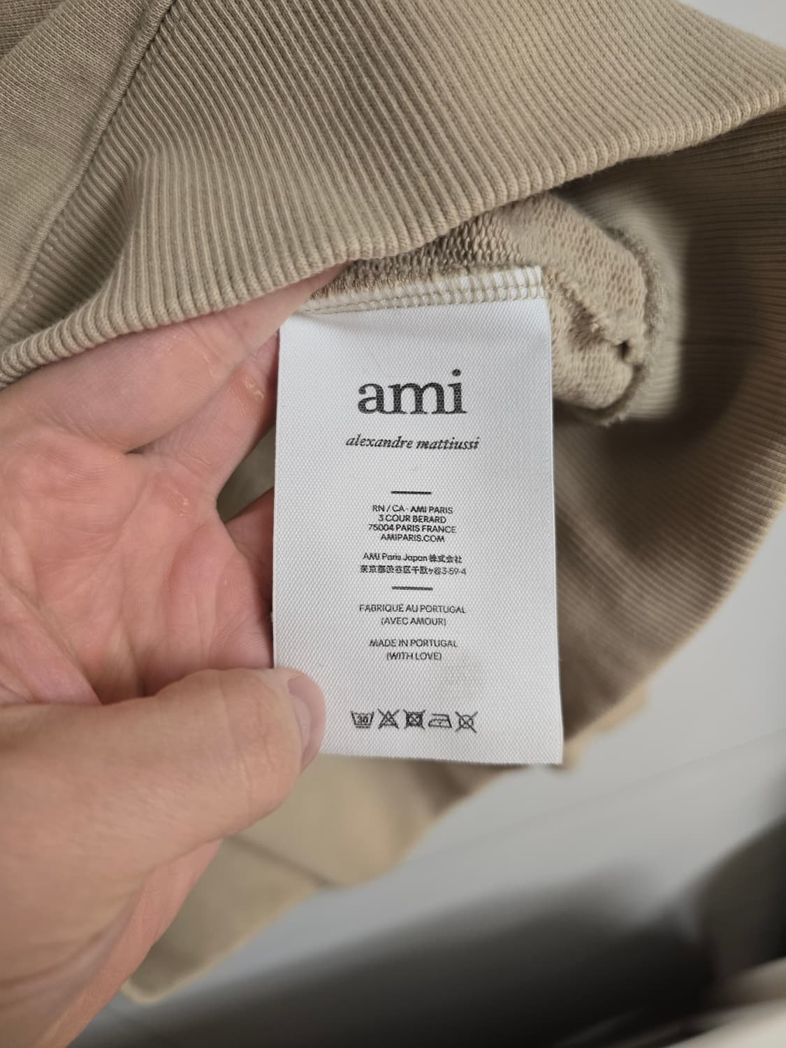 AMI 톤온톤 체인스티치 하트 로고 맨투맨 (L, 베이지) 상품이미지5