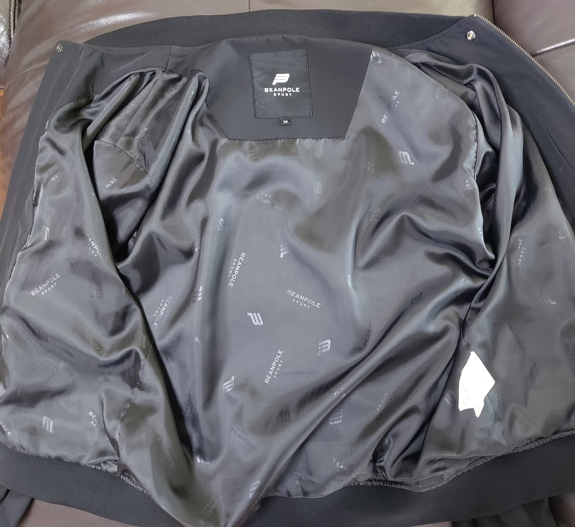 빈폴 스포츠 블랙 봄버 자켓(100)

 상품이미지5